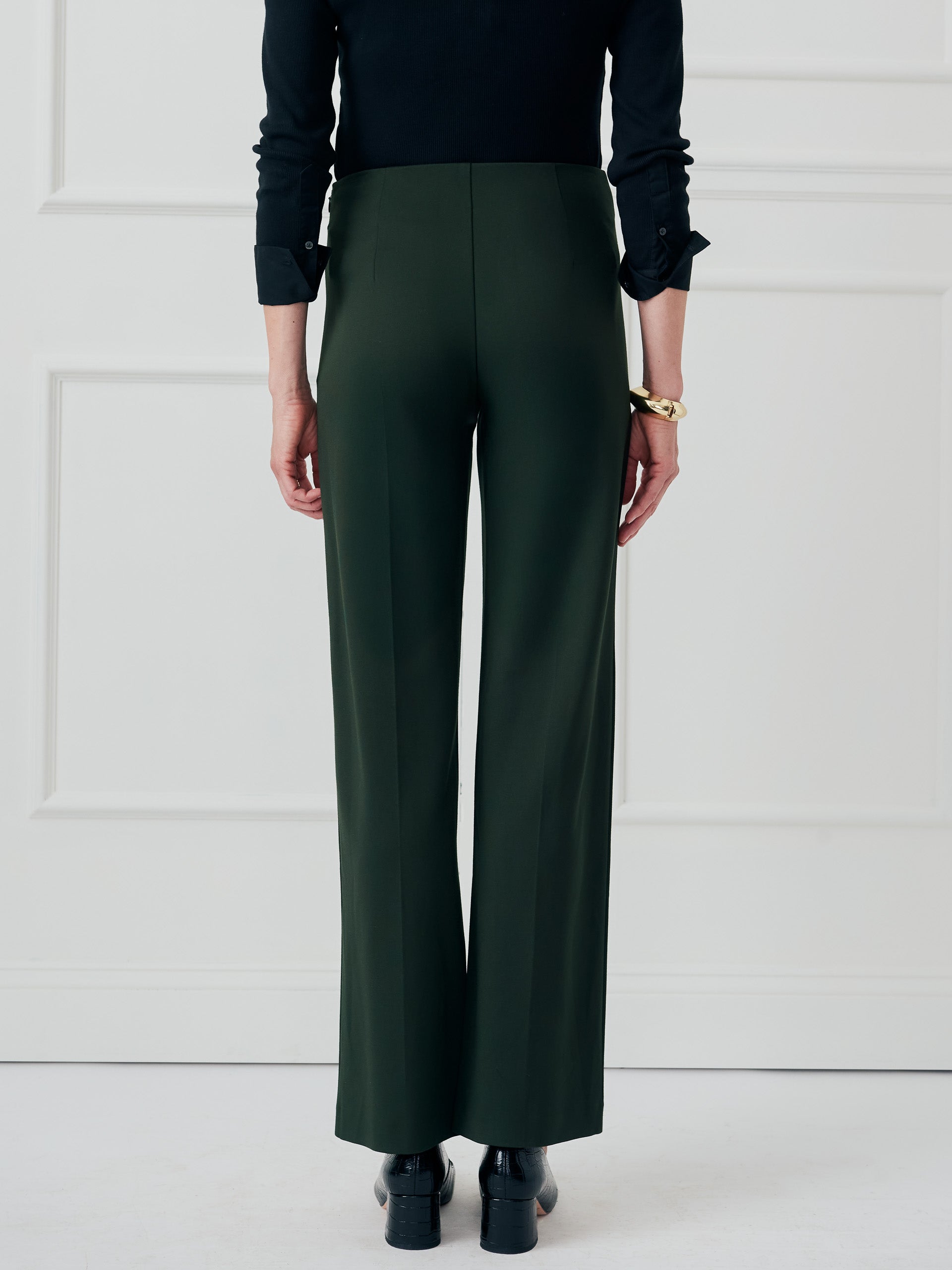 J.McLaughlin Calder pants in dark olive made with bainbridge cloth. 