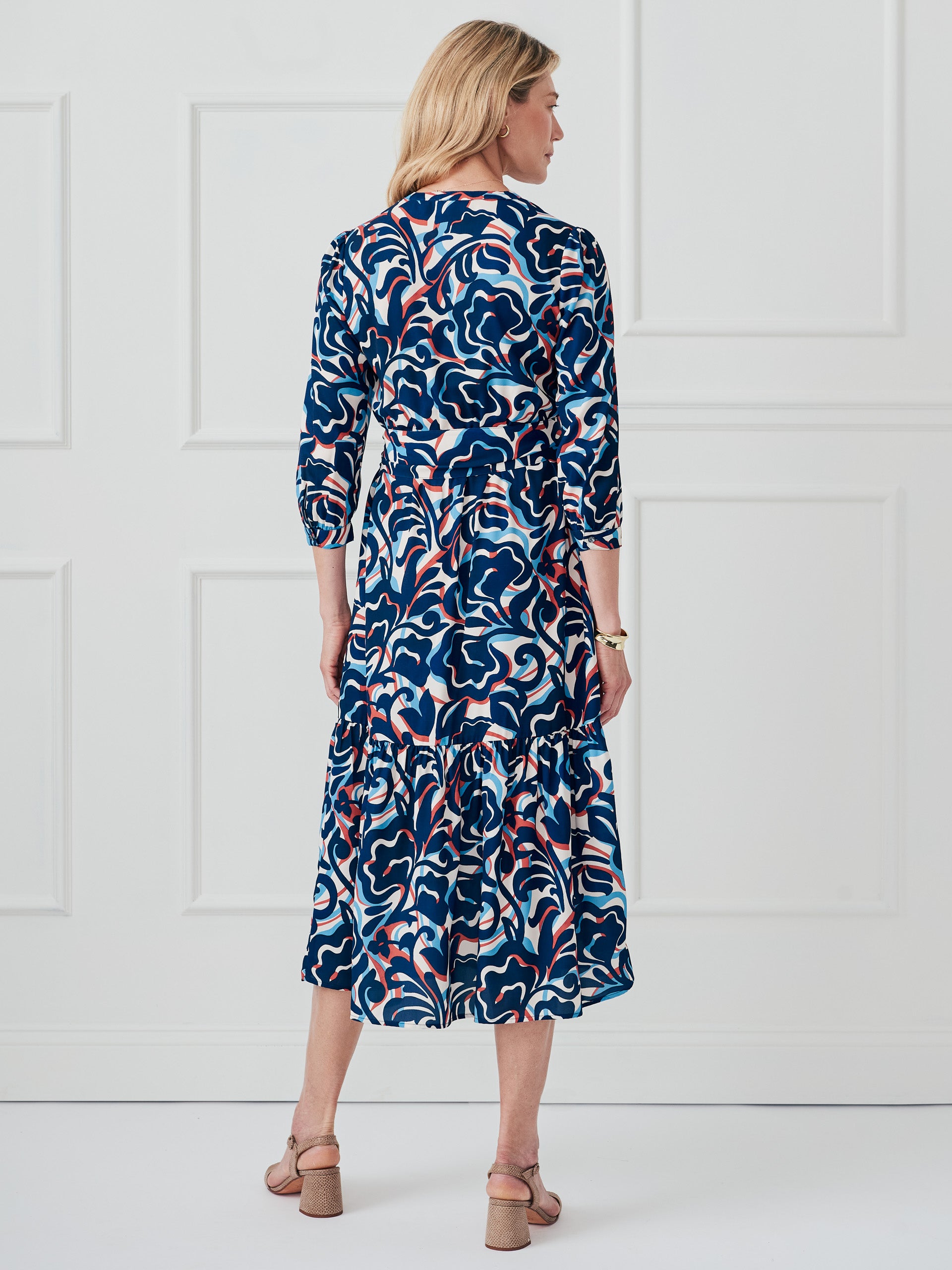 J.McLaughlin Cerina dress in off white/navy made with polyester. 