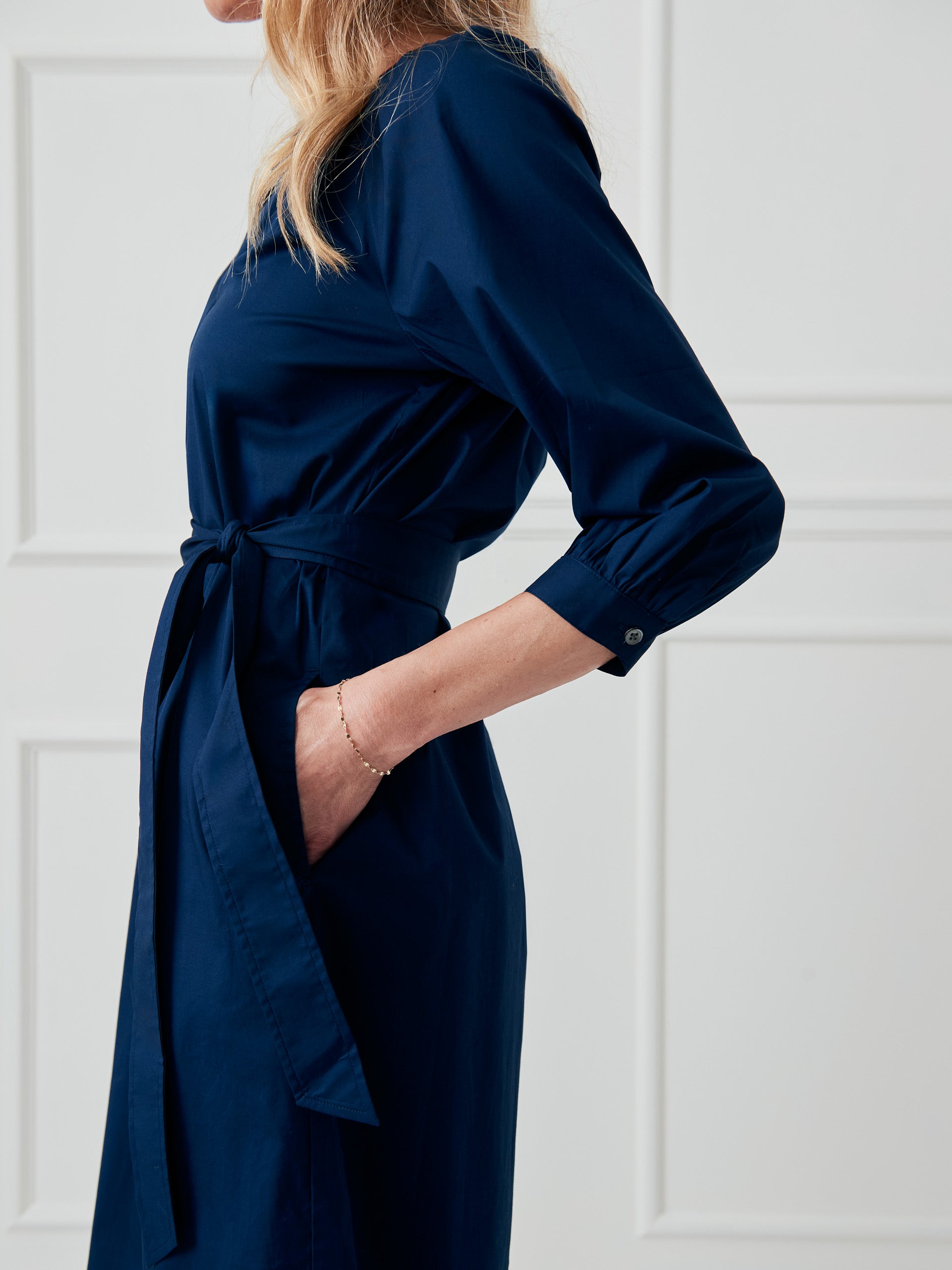 J.McLaughlin Charlotta dress in navy made with cotton. 