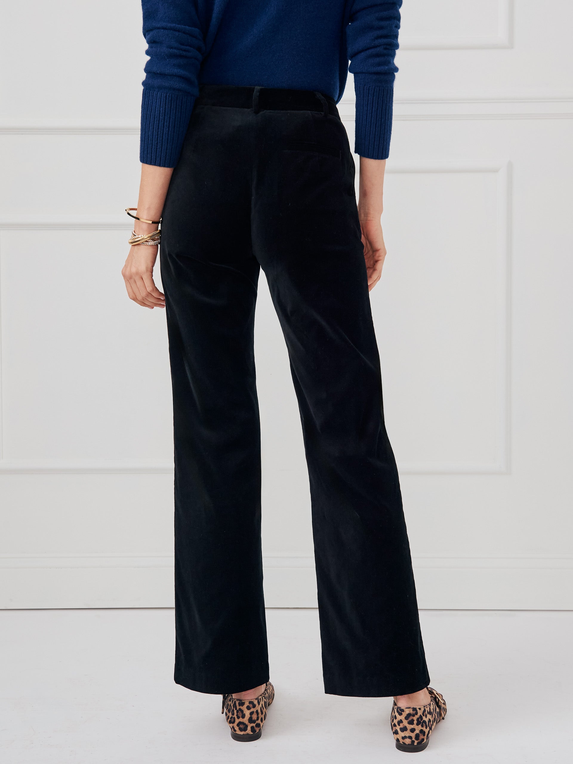 J.McLaughlin Colin pants in black made with cotton/spandex. 