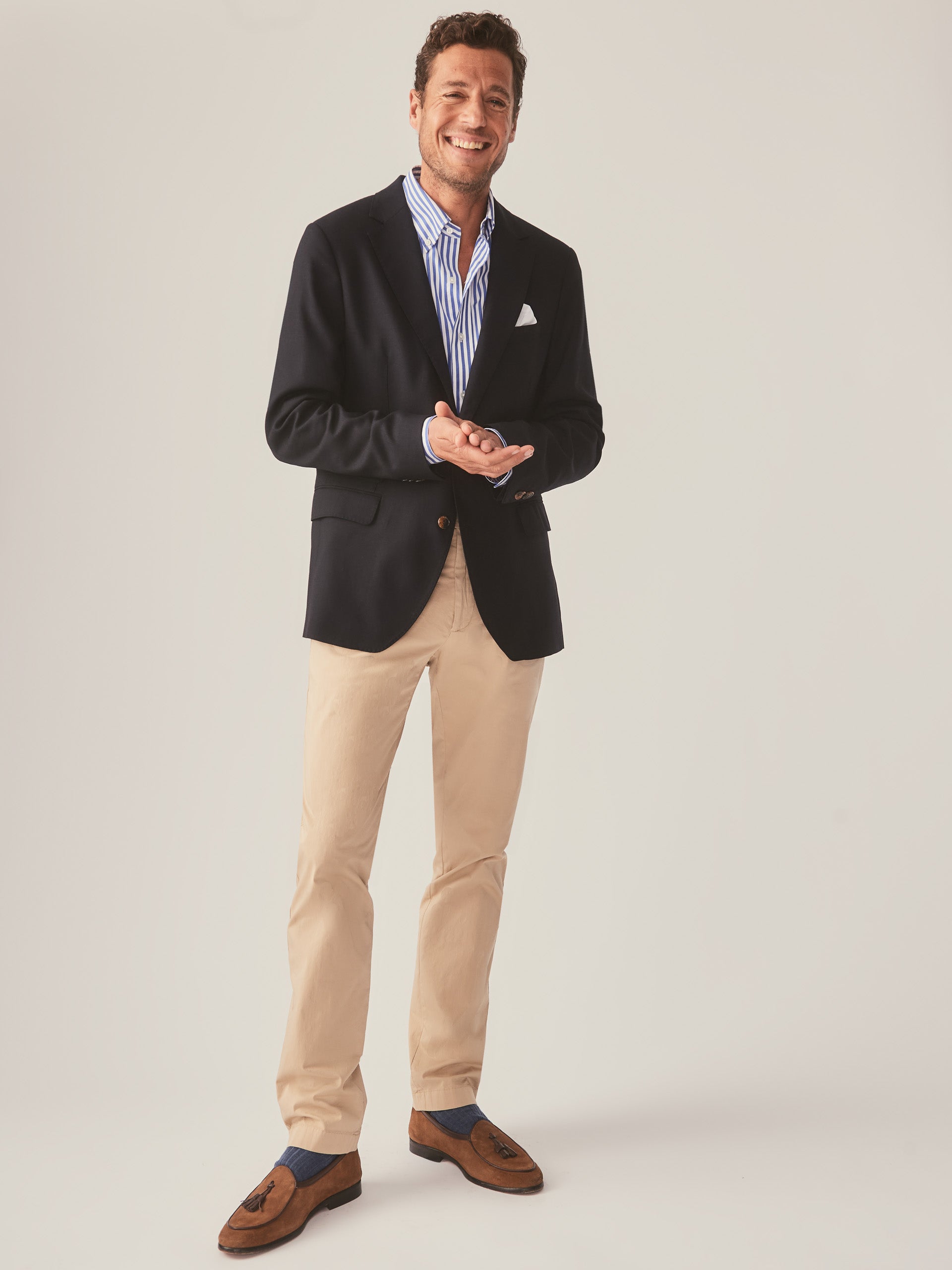 J.McLaughlin Suffolk blazer in dark navy made with wool.