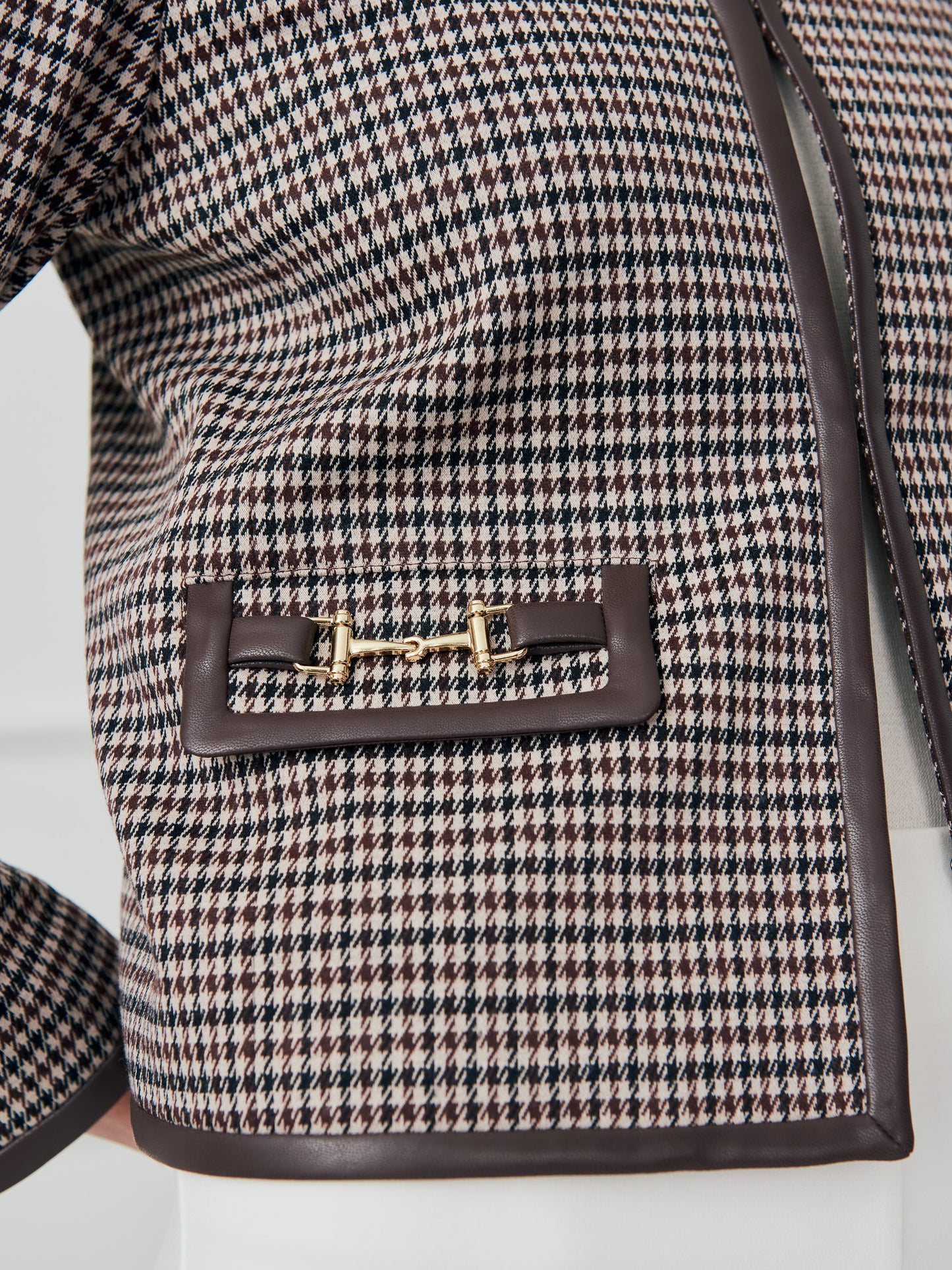 J.McLaughlin Cyna jacket in cream/brown/black made with polyester. 
