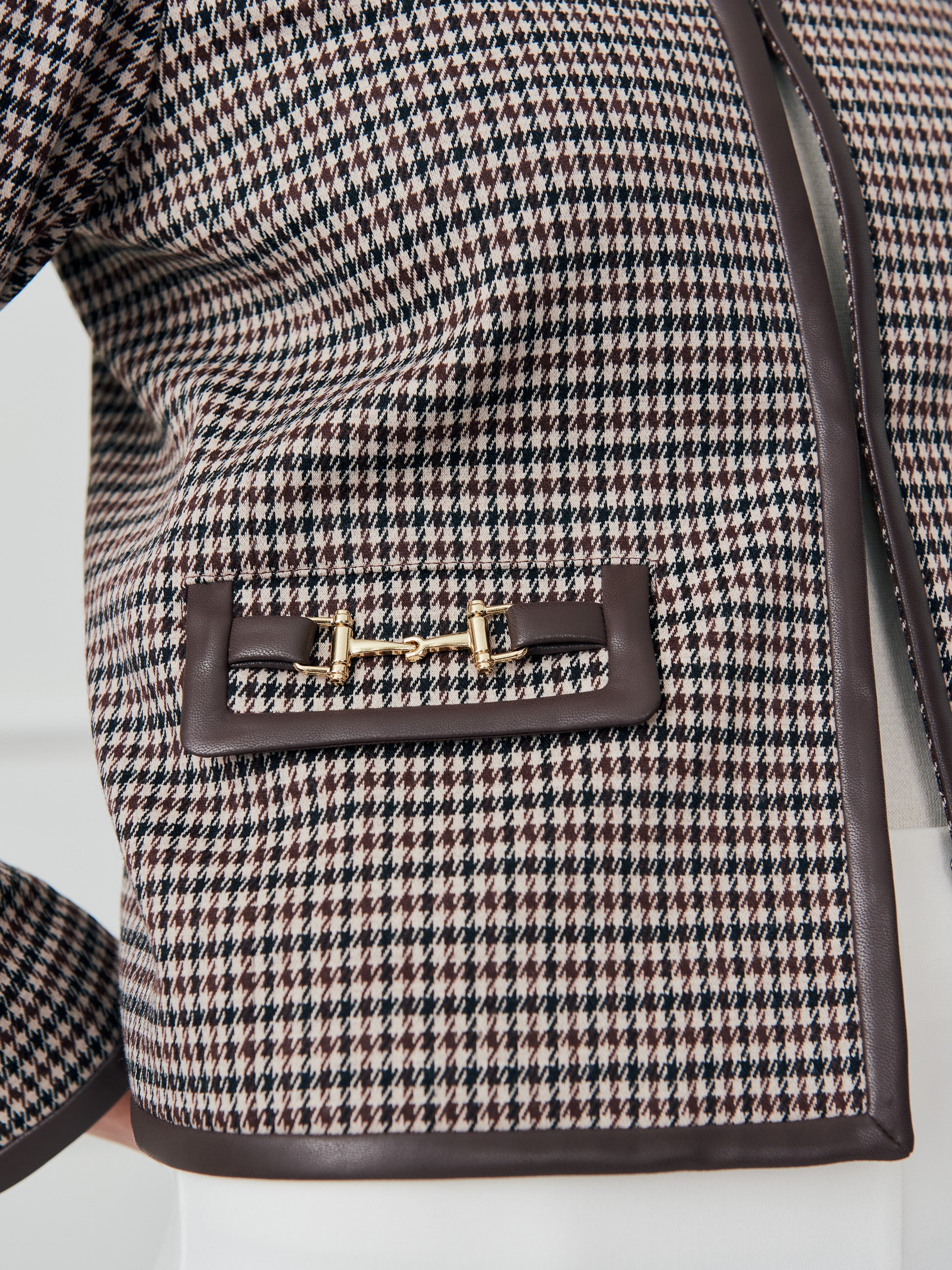 J.McLaughlin Cyna jacket in cream/brown/black made with polyester. 