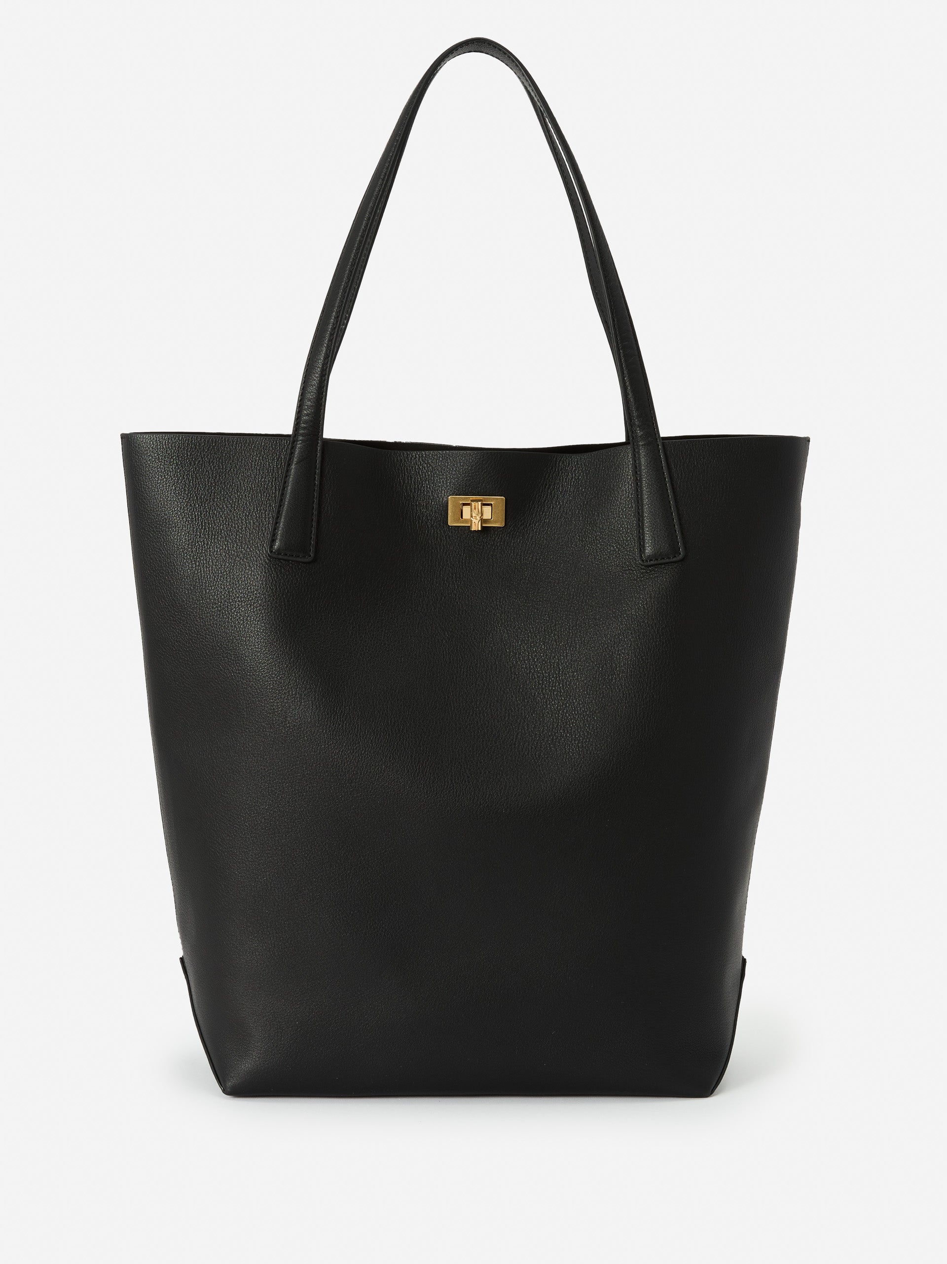 J.McLaughlin Dana Handbag in black made with leather. 