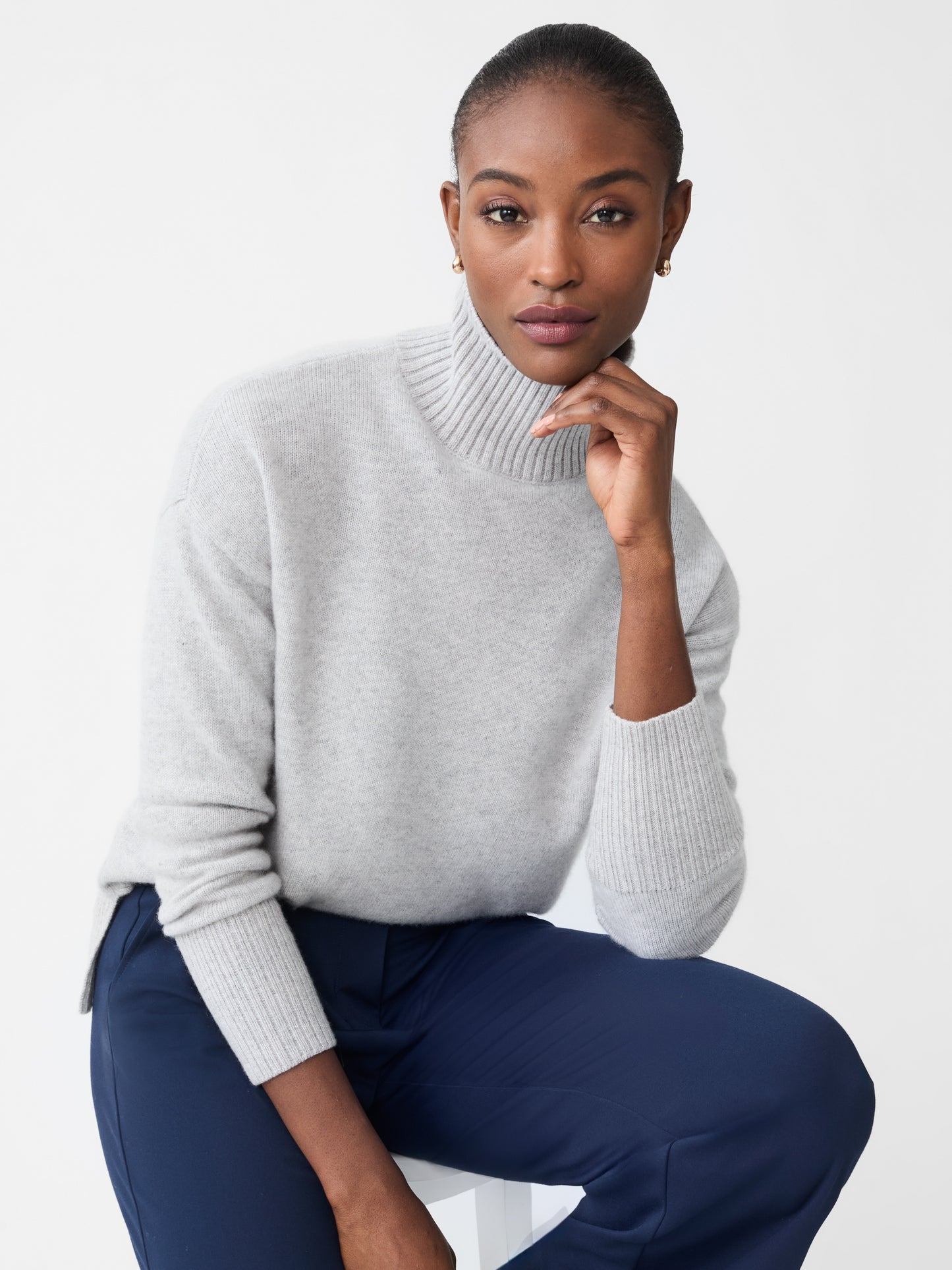 J.McLaughlin Dina turtleneck in light heather gray made with cashmere.