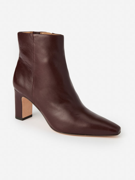 J.McLaughlin Eden boots in dark brown made with leather. 