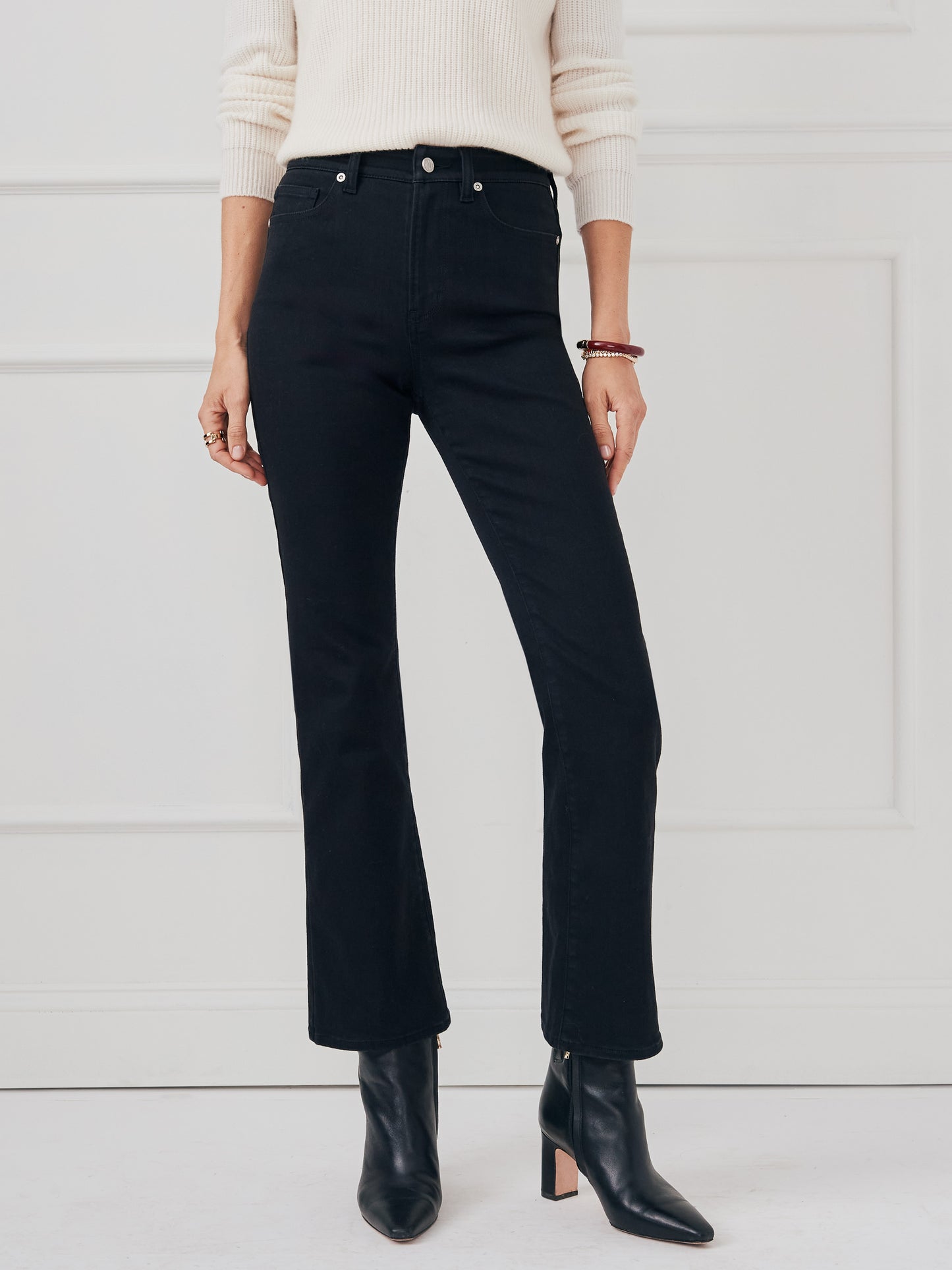 J.McLaughlin Elvira jeans in black made with cotton/polyester/spandex.