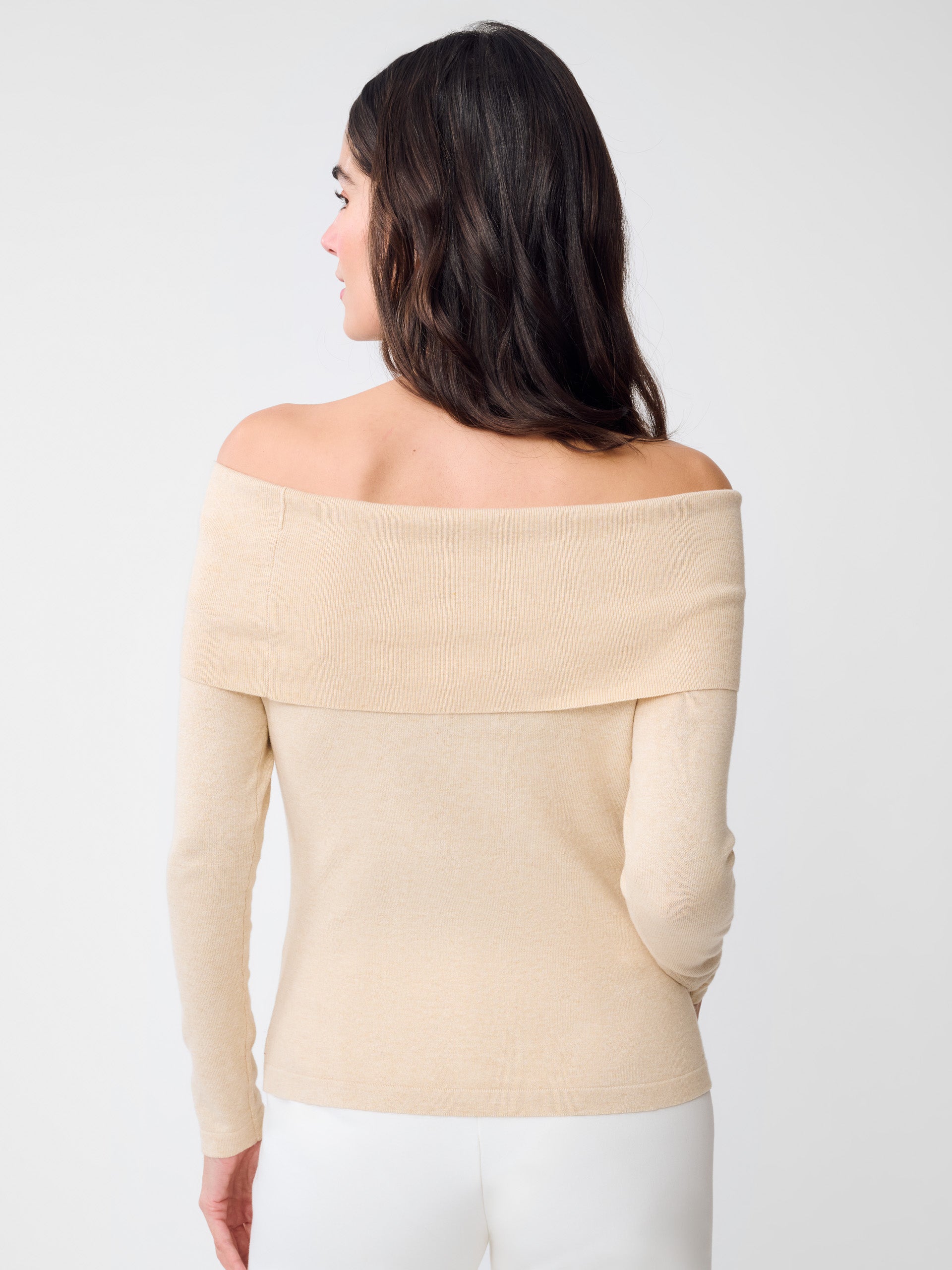 J.McLaughlin Evrima sweater in Heather Oatmeal made with Cotton. 