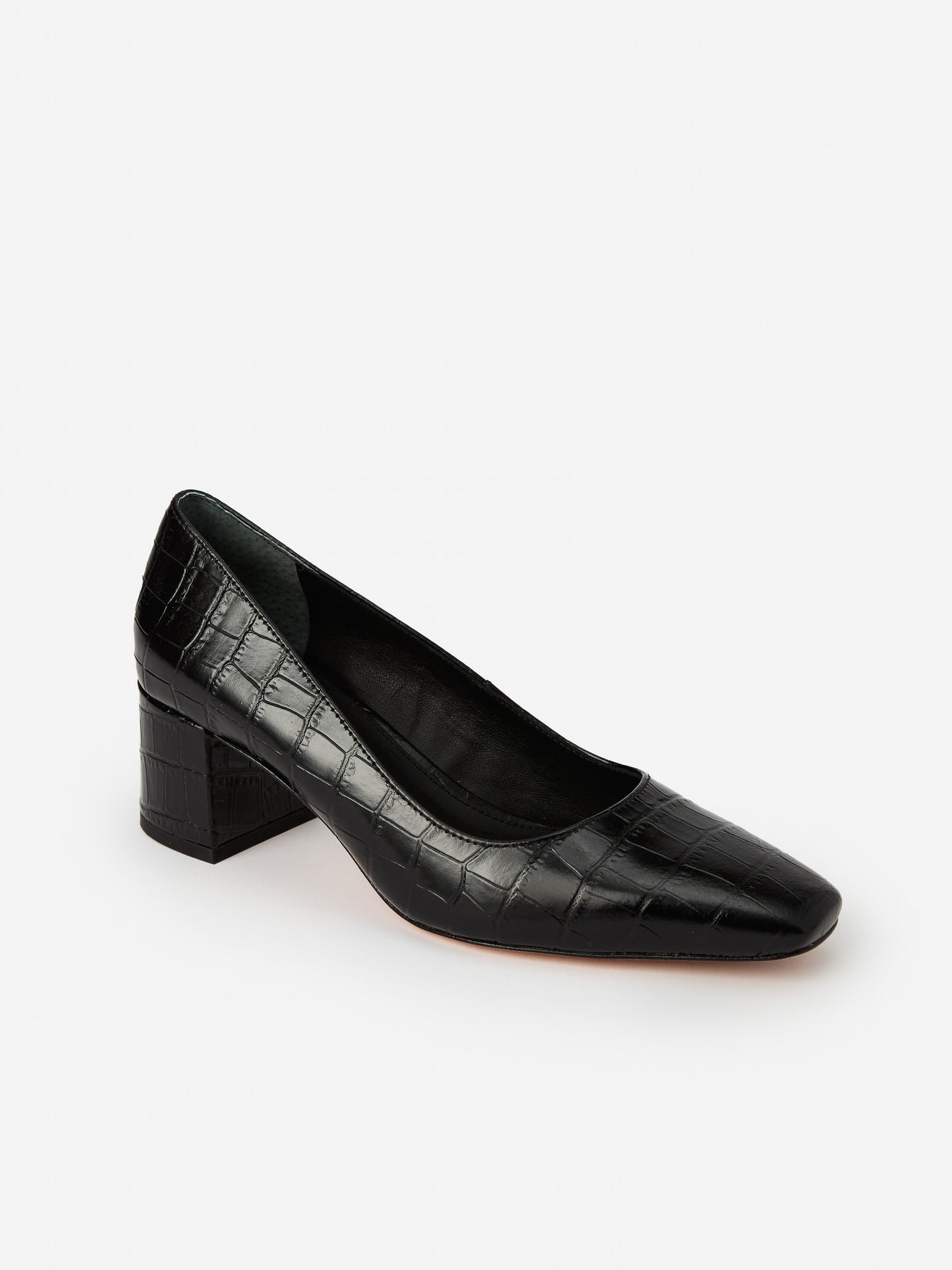 J.McLaughlin Feodora shoes in black made with leather. 