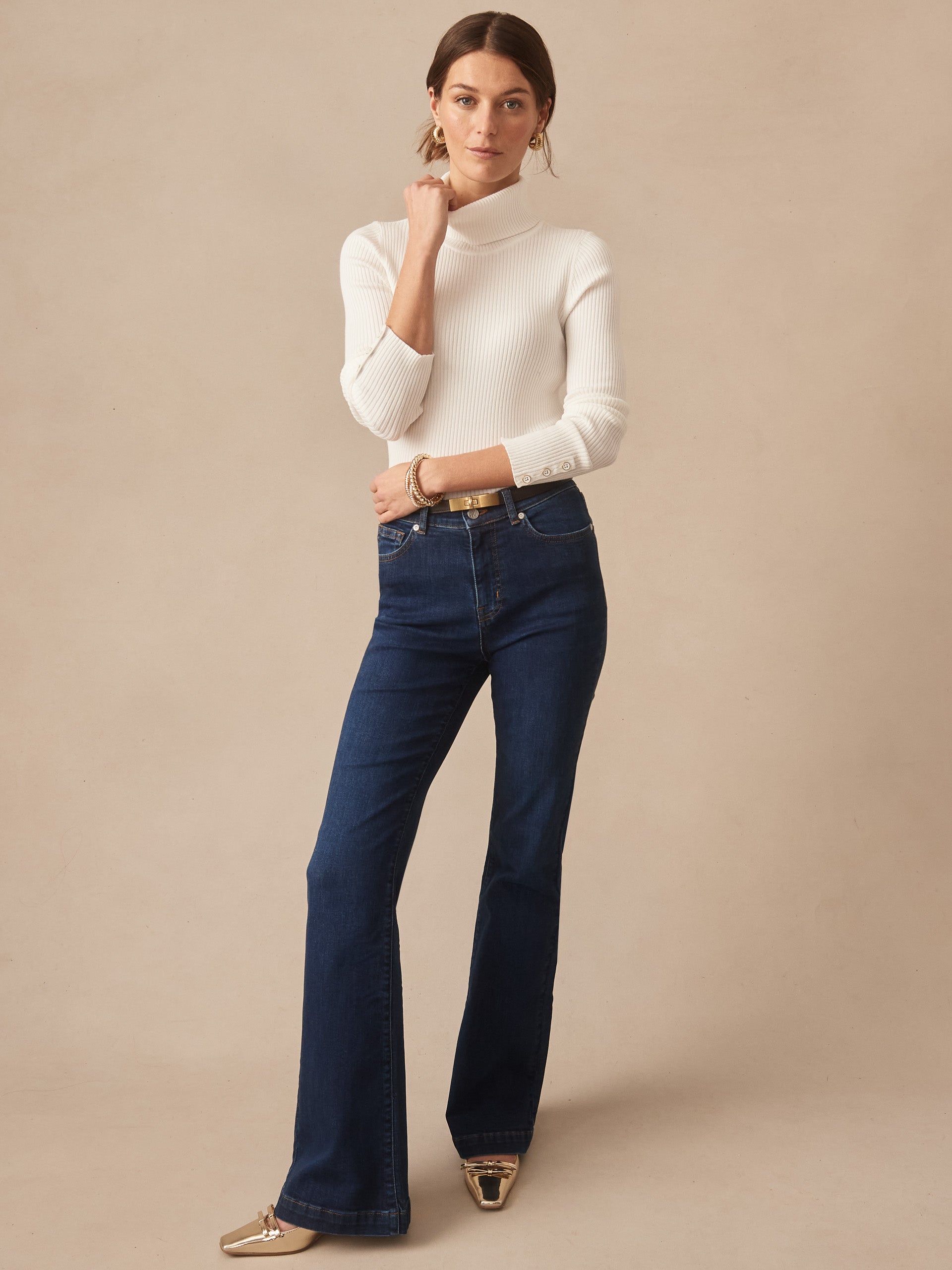 J.McLaughlin Fine arlette in white made with cotton.