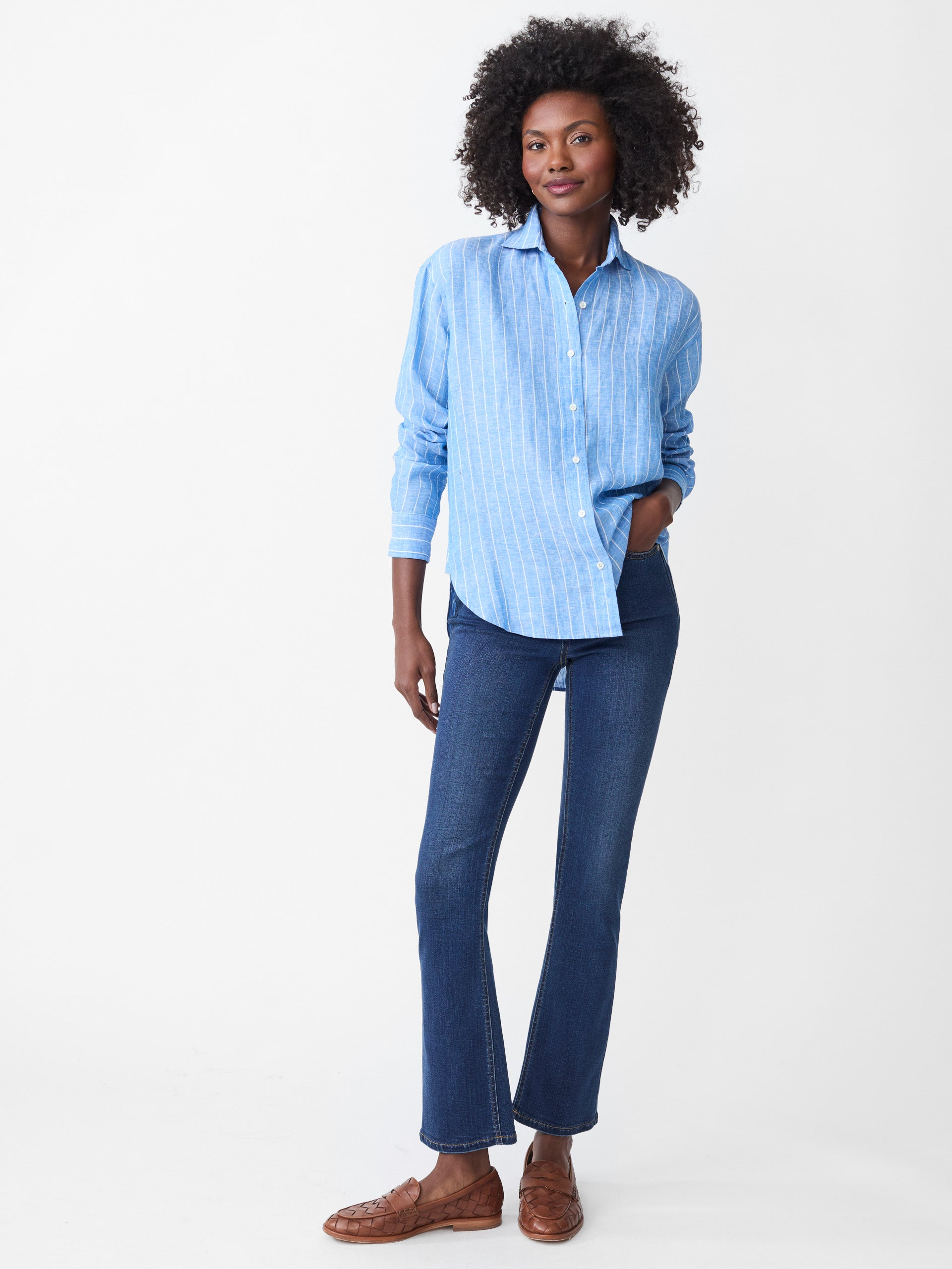 J.McLaughlin Finn shirt in blue/white made with linen.