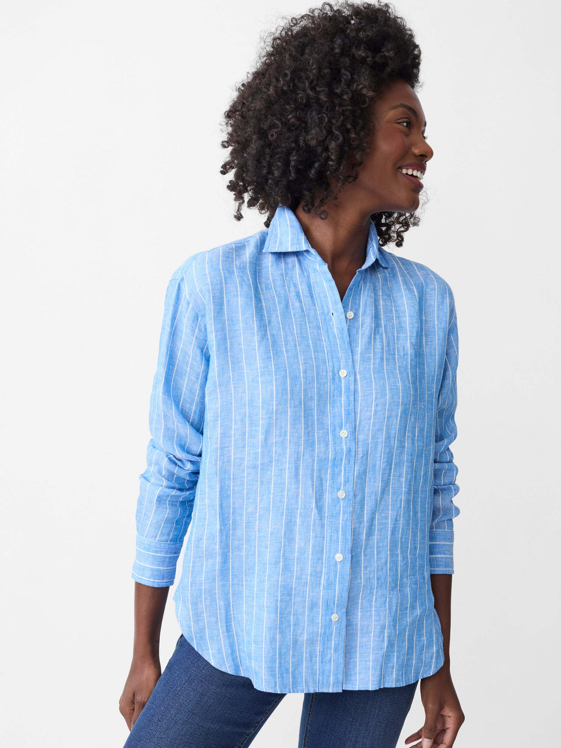 J.McLaughlin Finn shirt in blue/white made with linen.