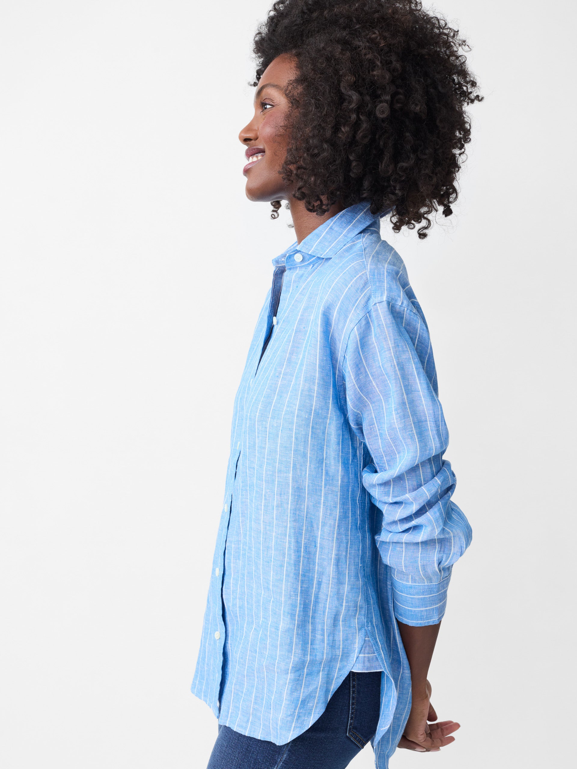 J.McLaughlin Finn shirt in blue/white made with linen.