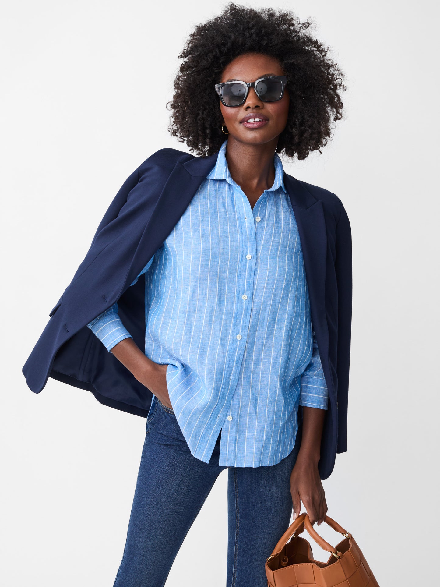 J.McLaughlin Finn shirt in blue/white made with linen.