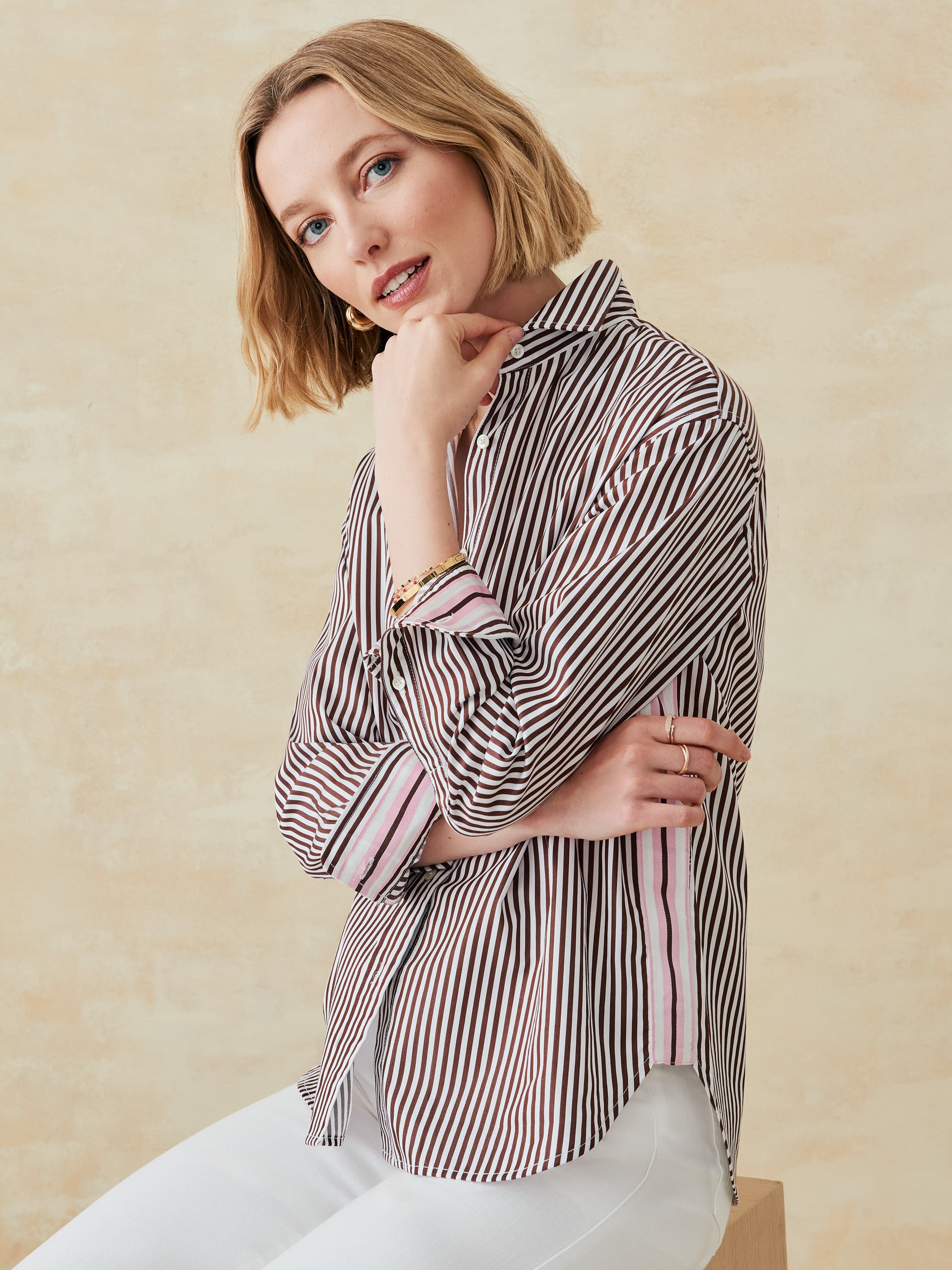 J.McLaughlin Finn shirt in white/brown made with cotton. 
