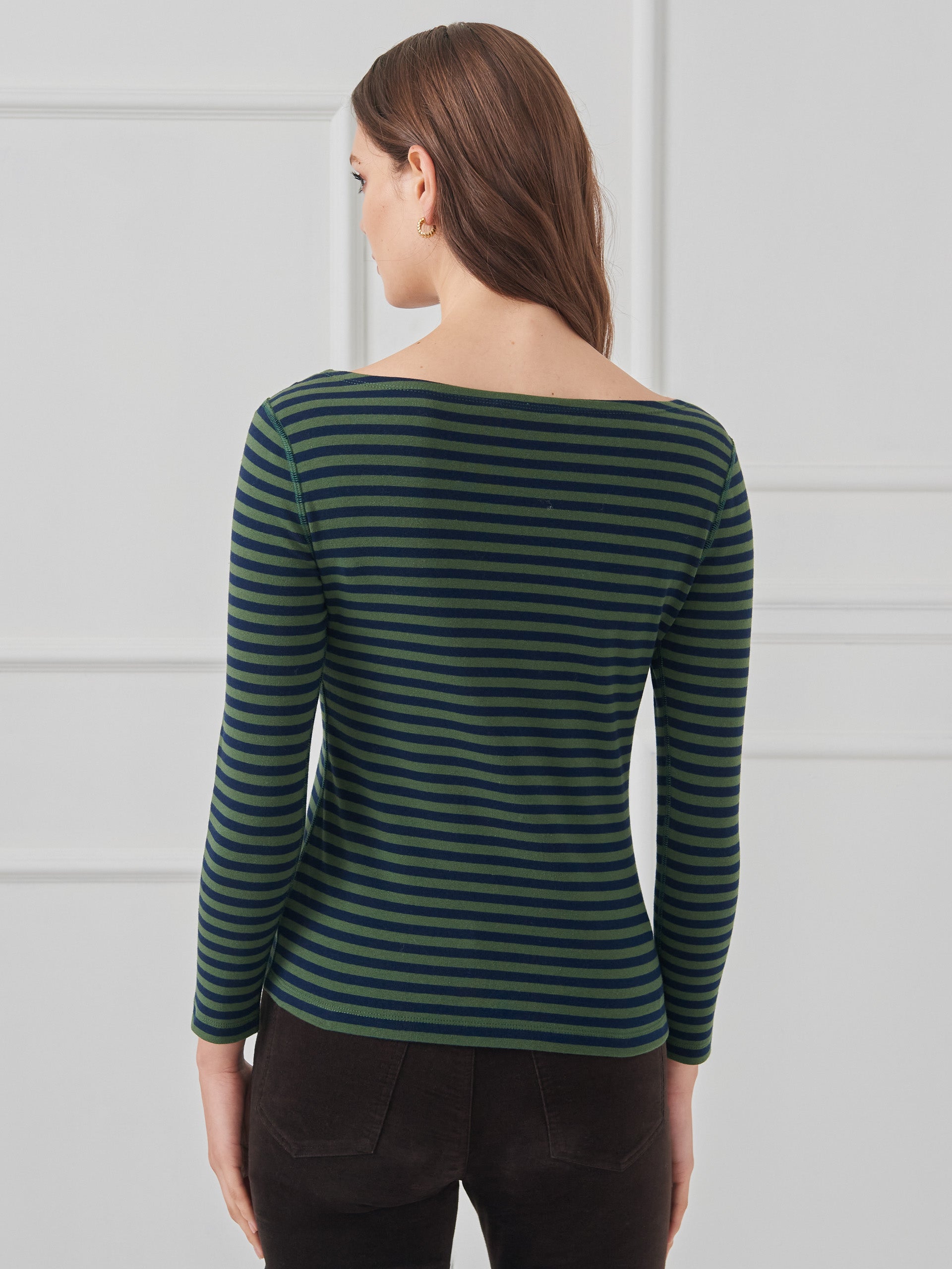 J.McLaughlin Goldie tee in navy/olive made with cotton modal.