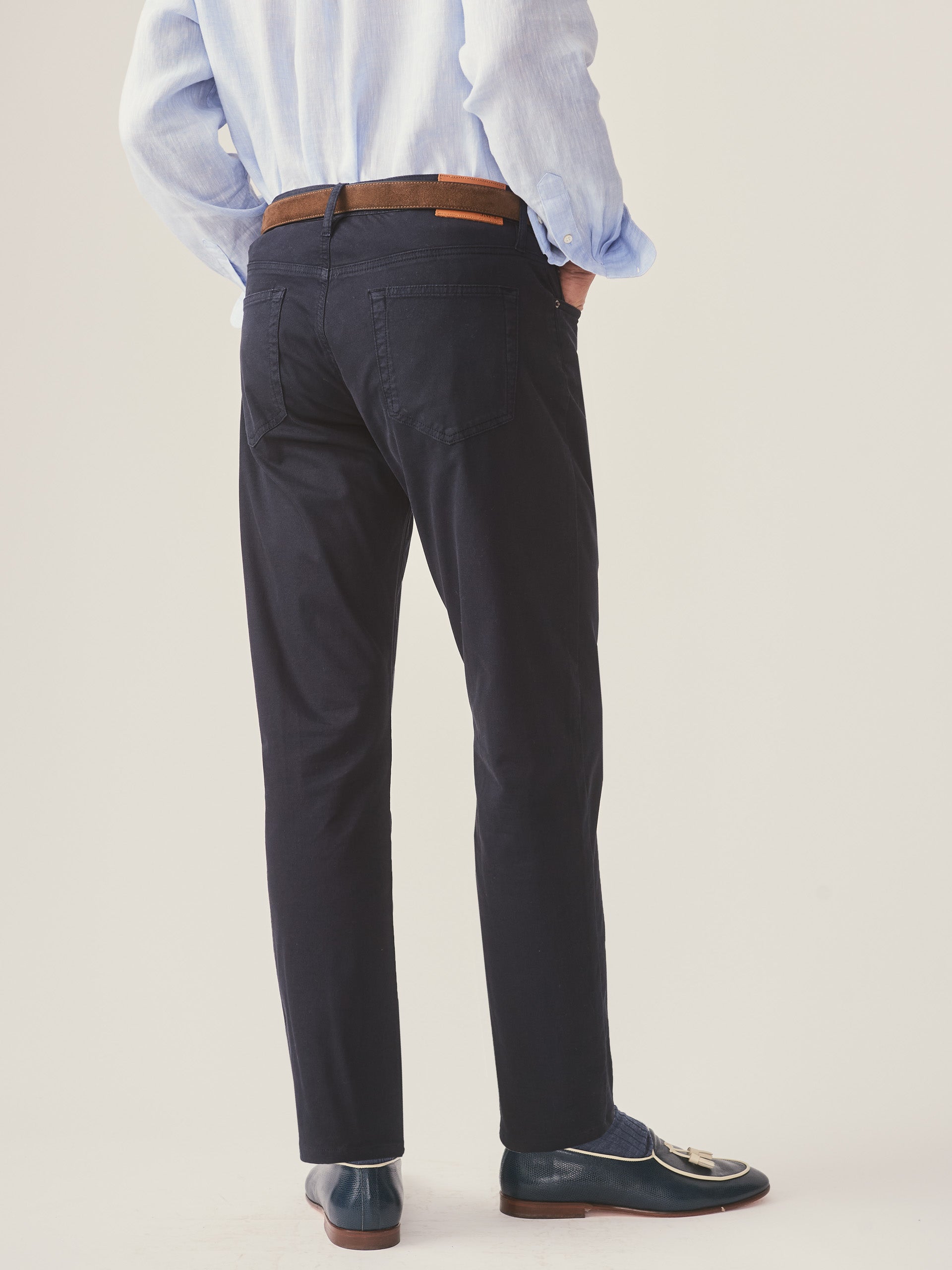 J.McLaughlin Parker pants in navy made with cotton. 