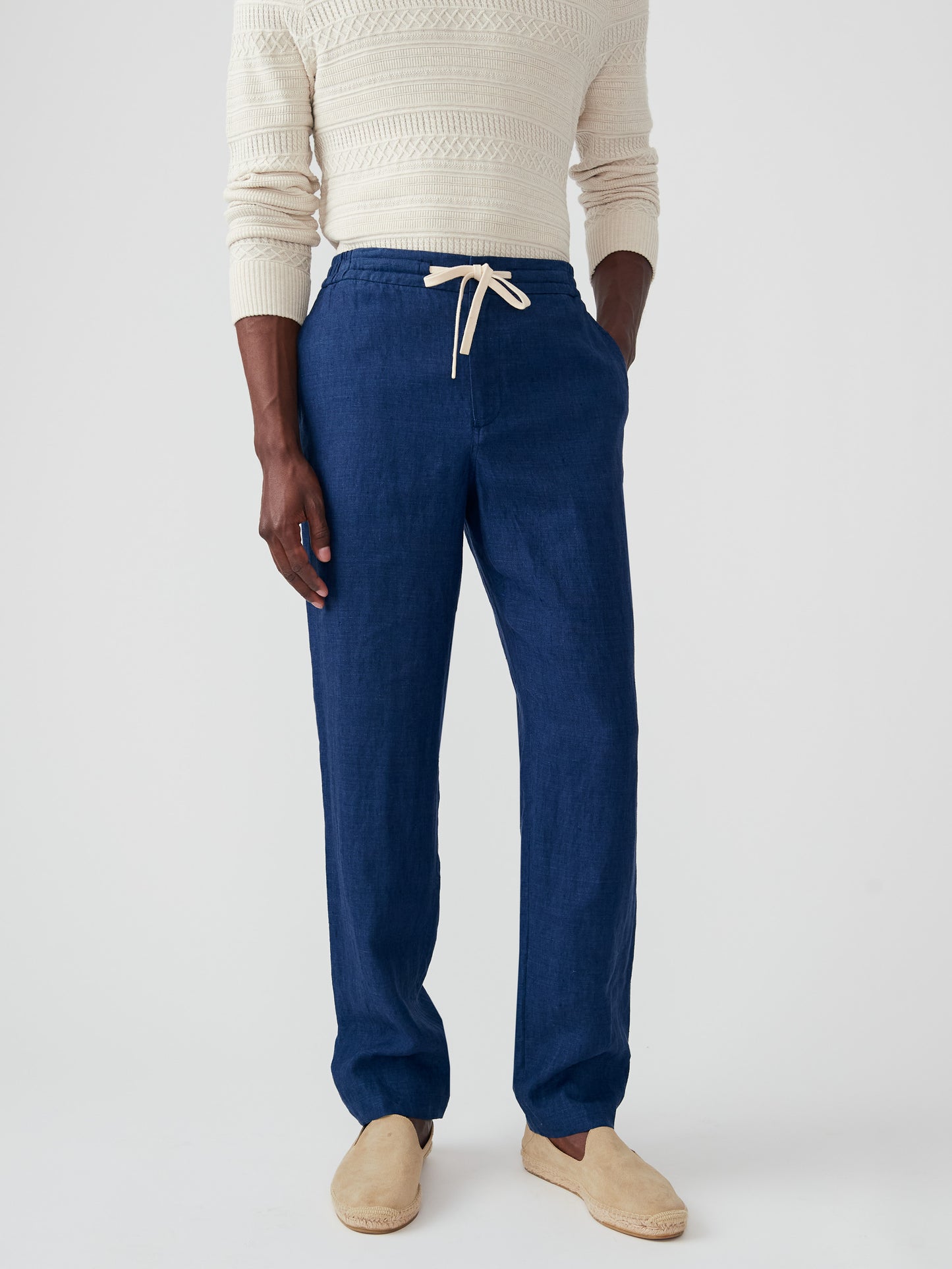J.McLaughlin Callistair pants in navy made with linen.