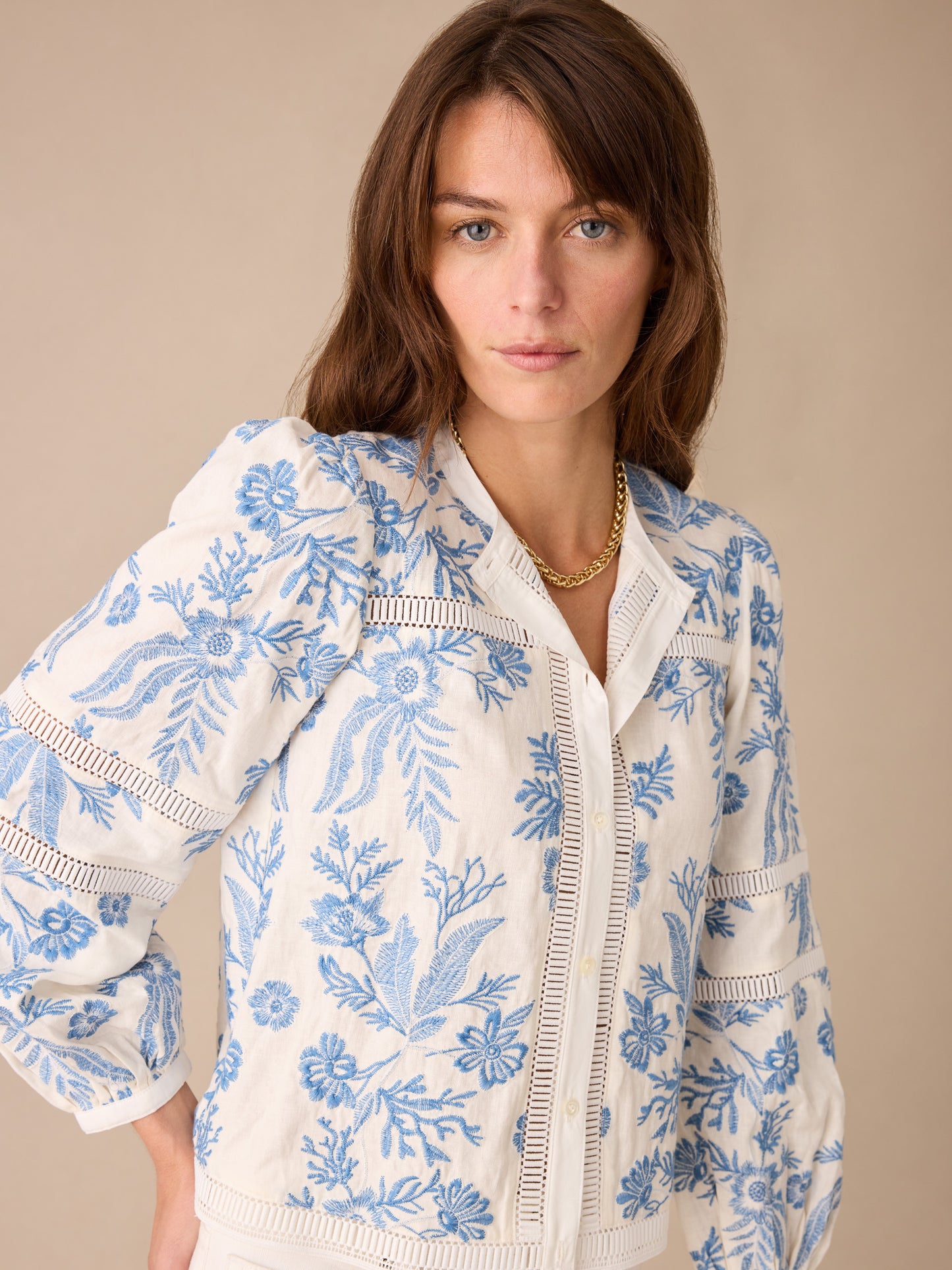 Hilarie Linen Blend Blouse in Embroidery