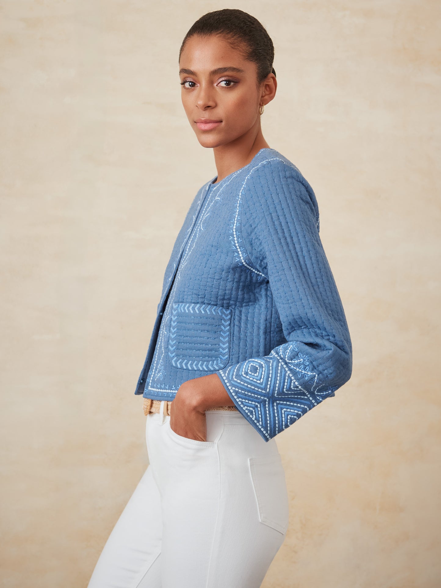 J.McLaughlin Idella jacket in denim made with cotton. 