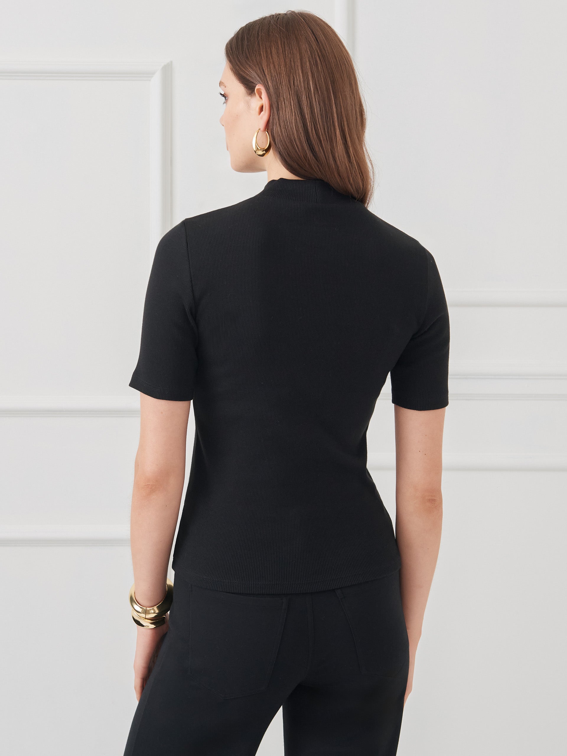 J.McLaughlin Jess top in black made with cotton. 