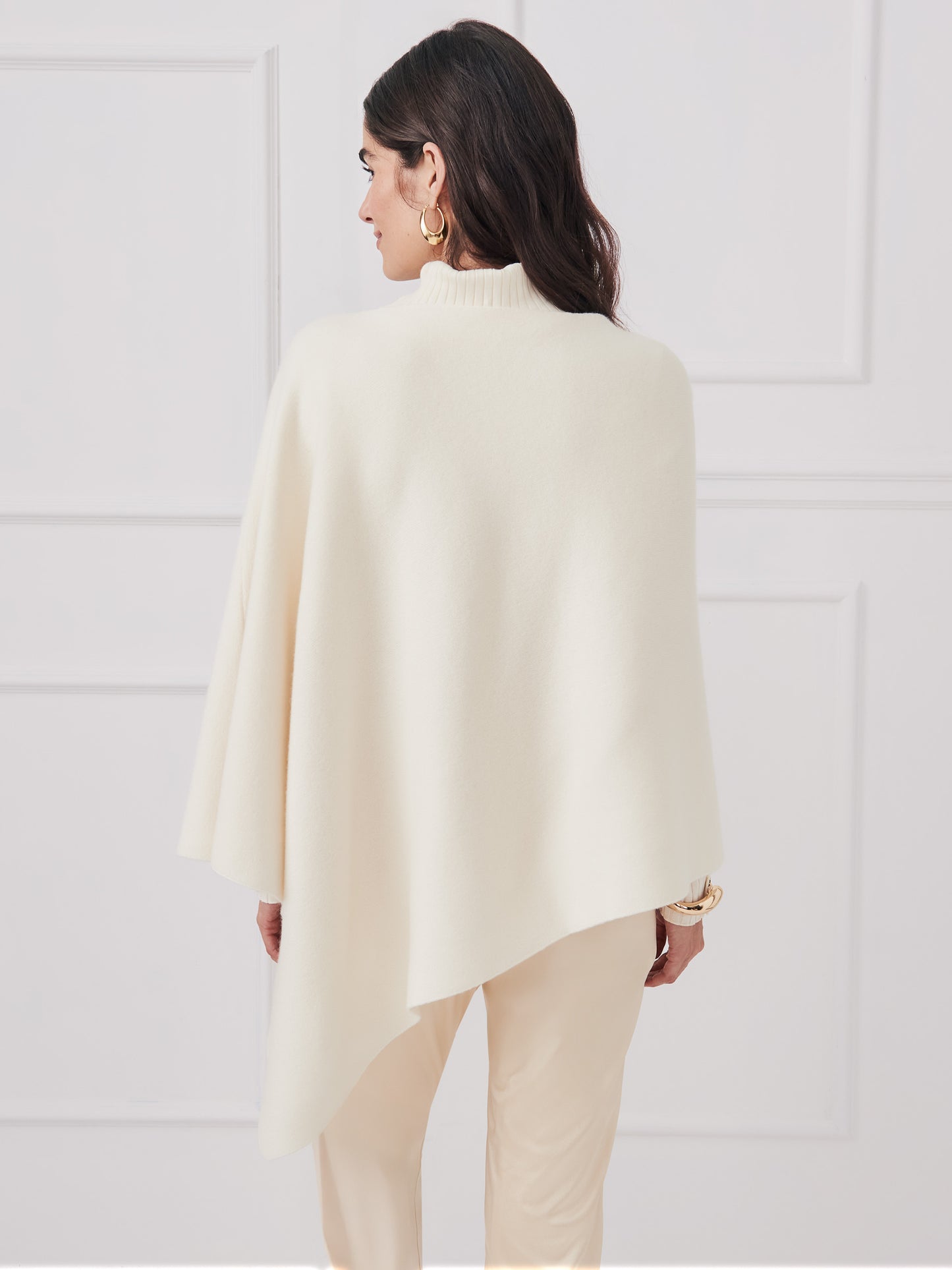 J.McLaughlin Journee poncho in cream made with cashmere/wool.
