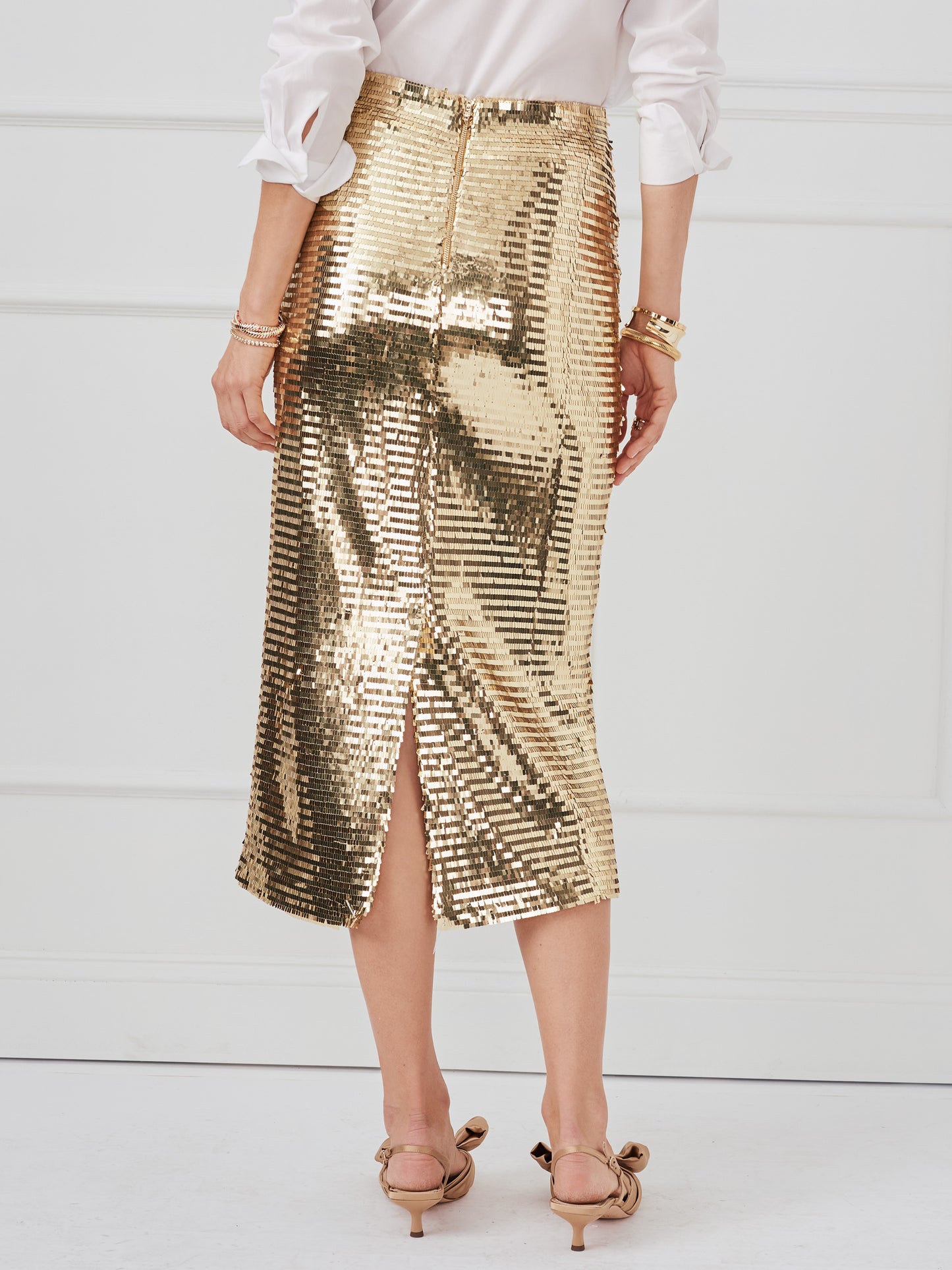 J.McLaughlin Kelly skirt in gold made with sequins. 