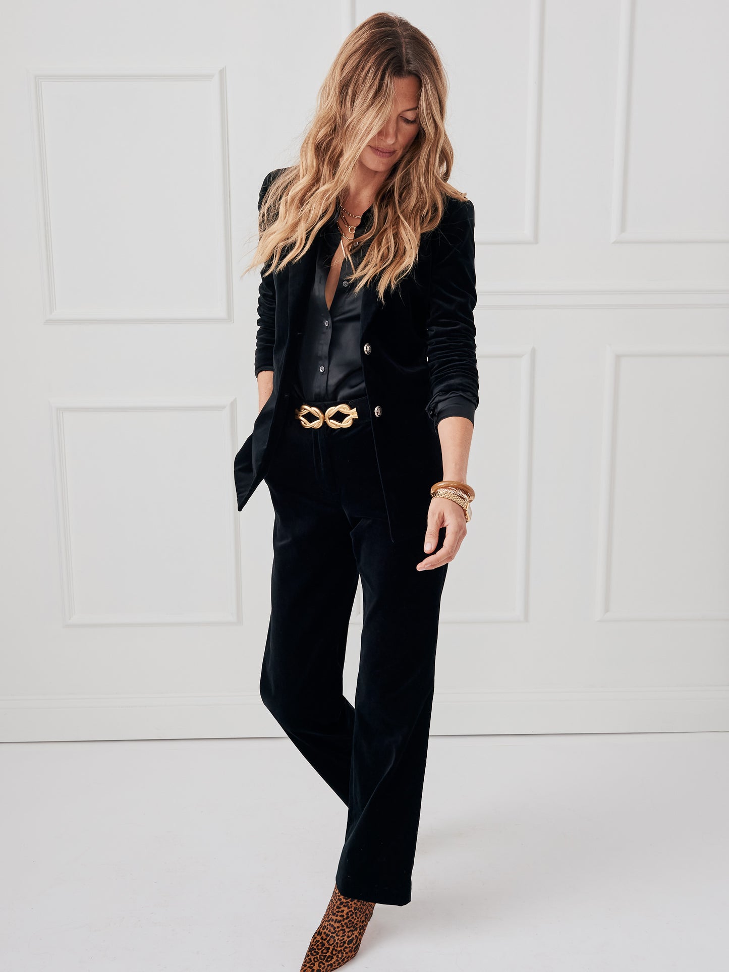 J.McLaughlin Lainie jacket in black made with cotton/spandex.