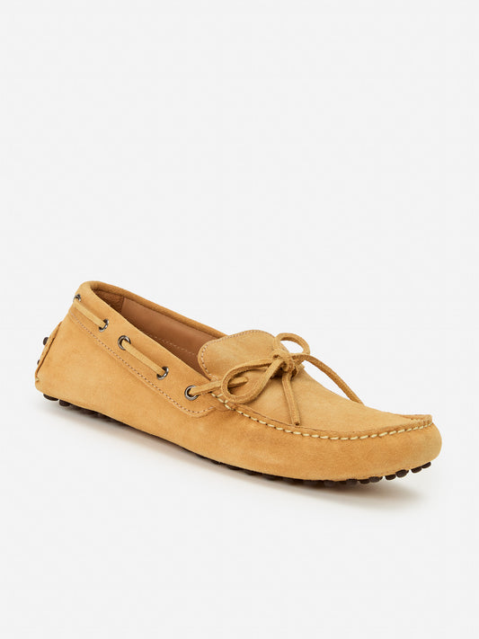 J.McLaughlin Linus driving mocassins in beige made with suede.