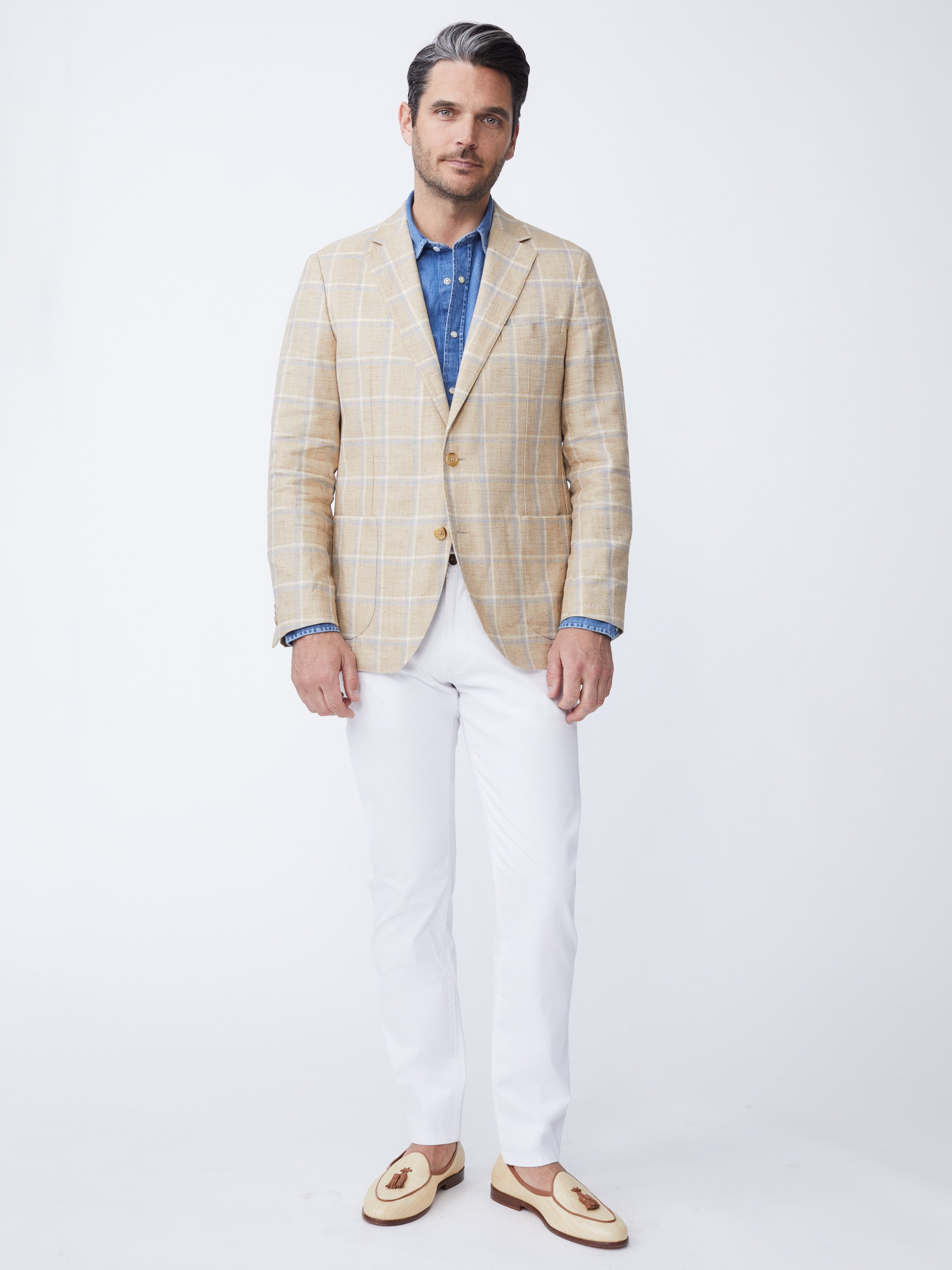 Model wearing J.McLaughlin Lisbon blazer in white/tan/blue made with linen.