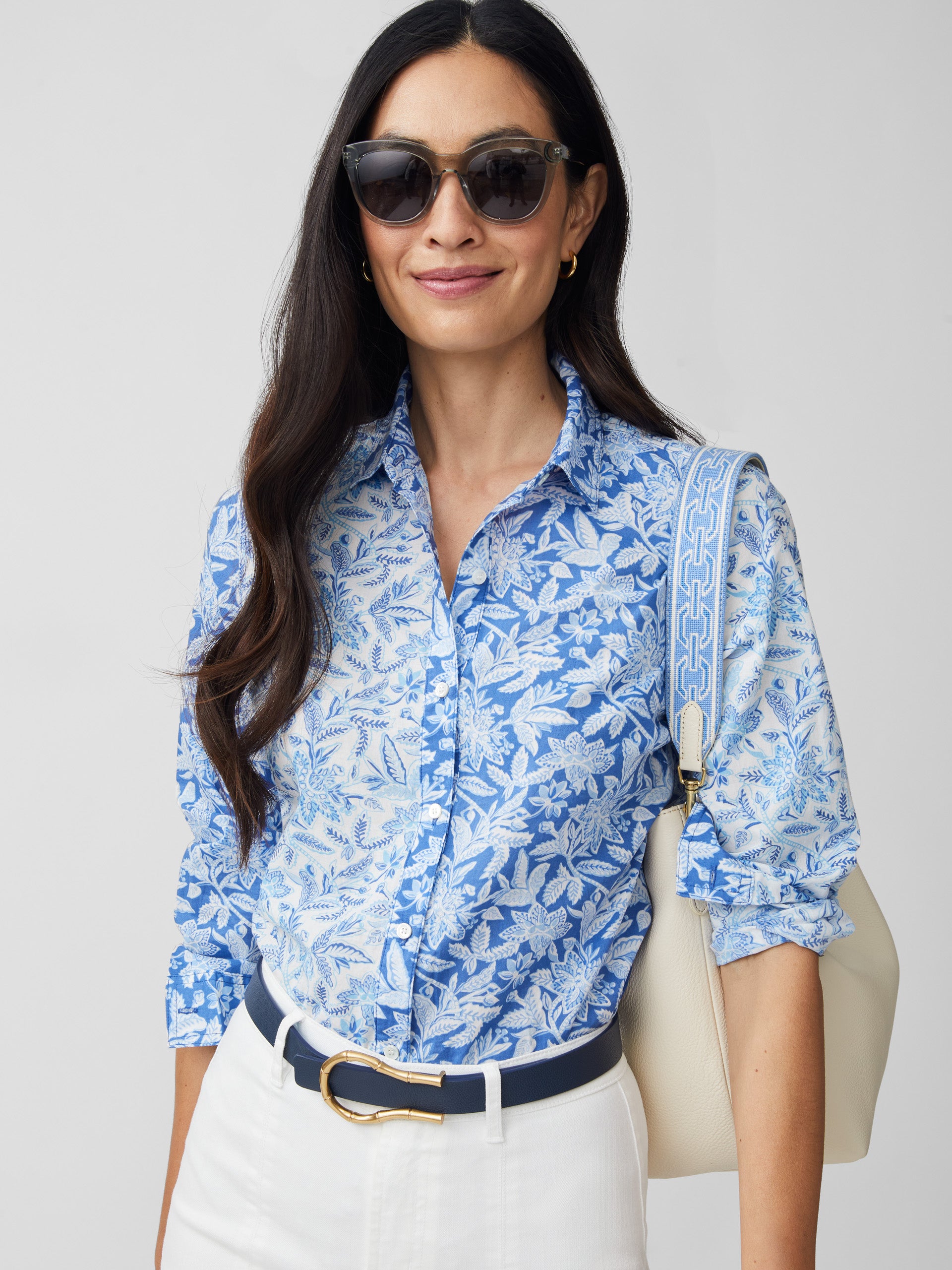 J.McLaughlin model wears Lois Shirt in Mini Bloomsbury in white/blue made with cotton.