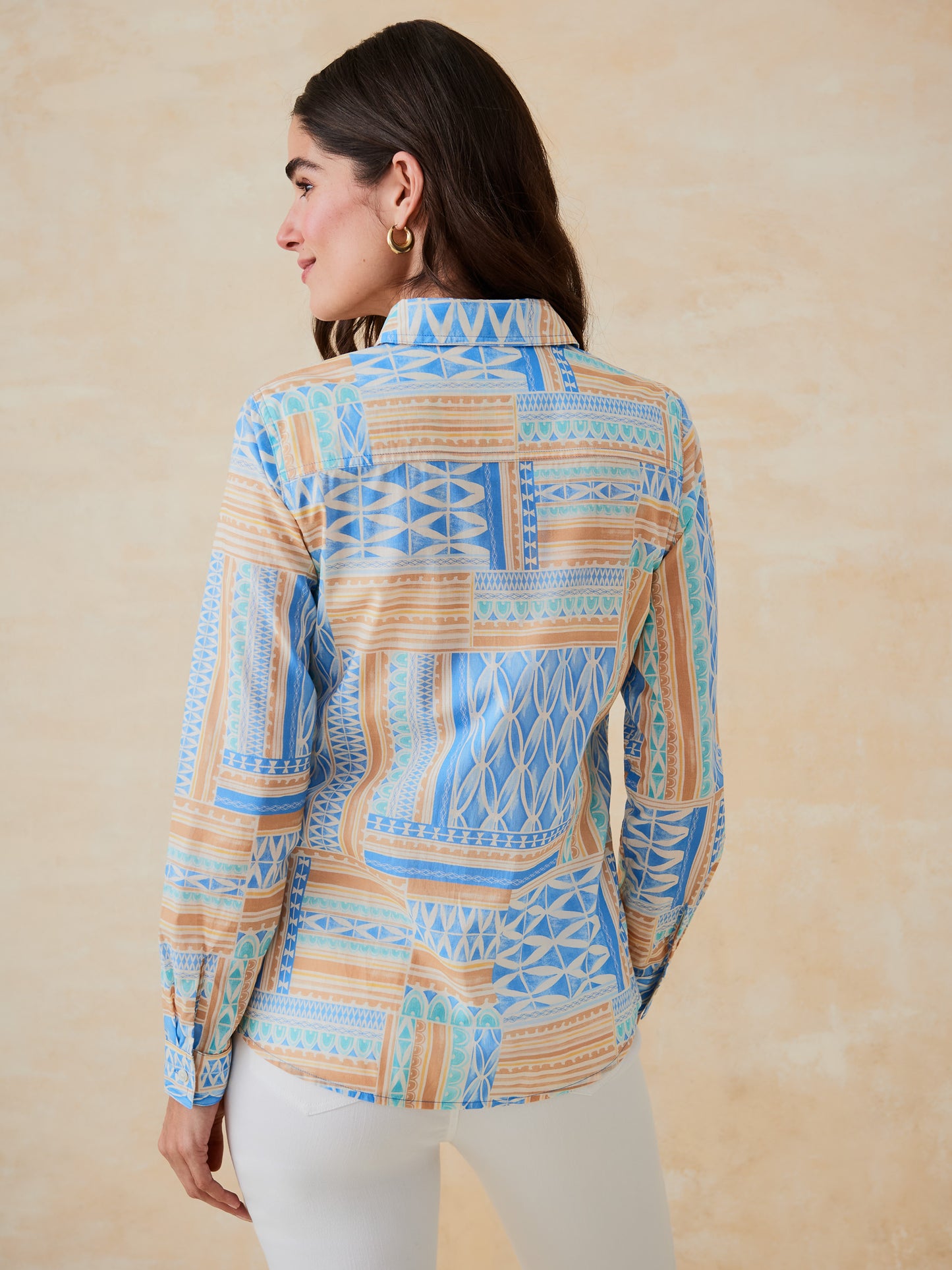 J.McLaughlin Lois shirt in blue/tan made with cotton. 