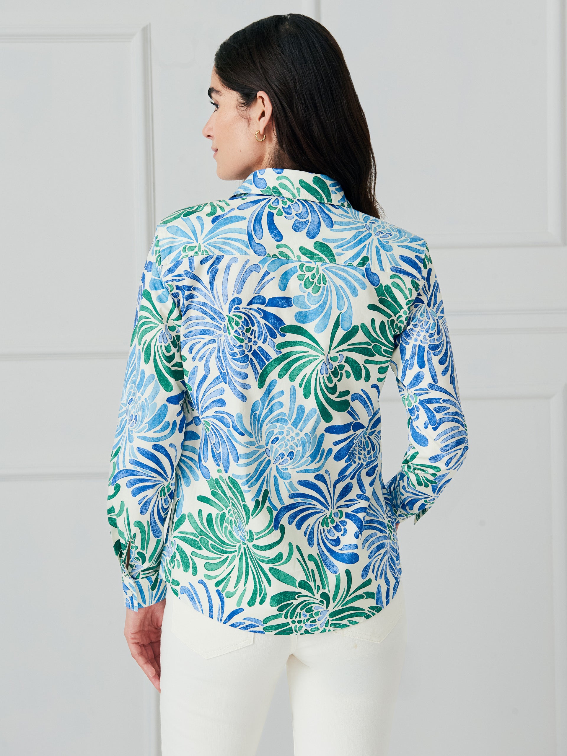 J.McLaughlin Lois shirt in off white/navy/green made with cotton. 
