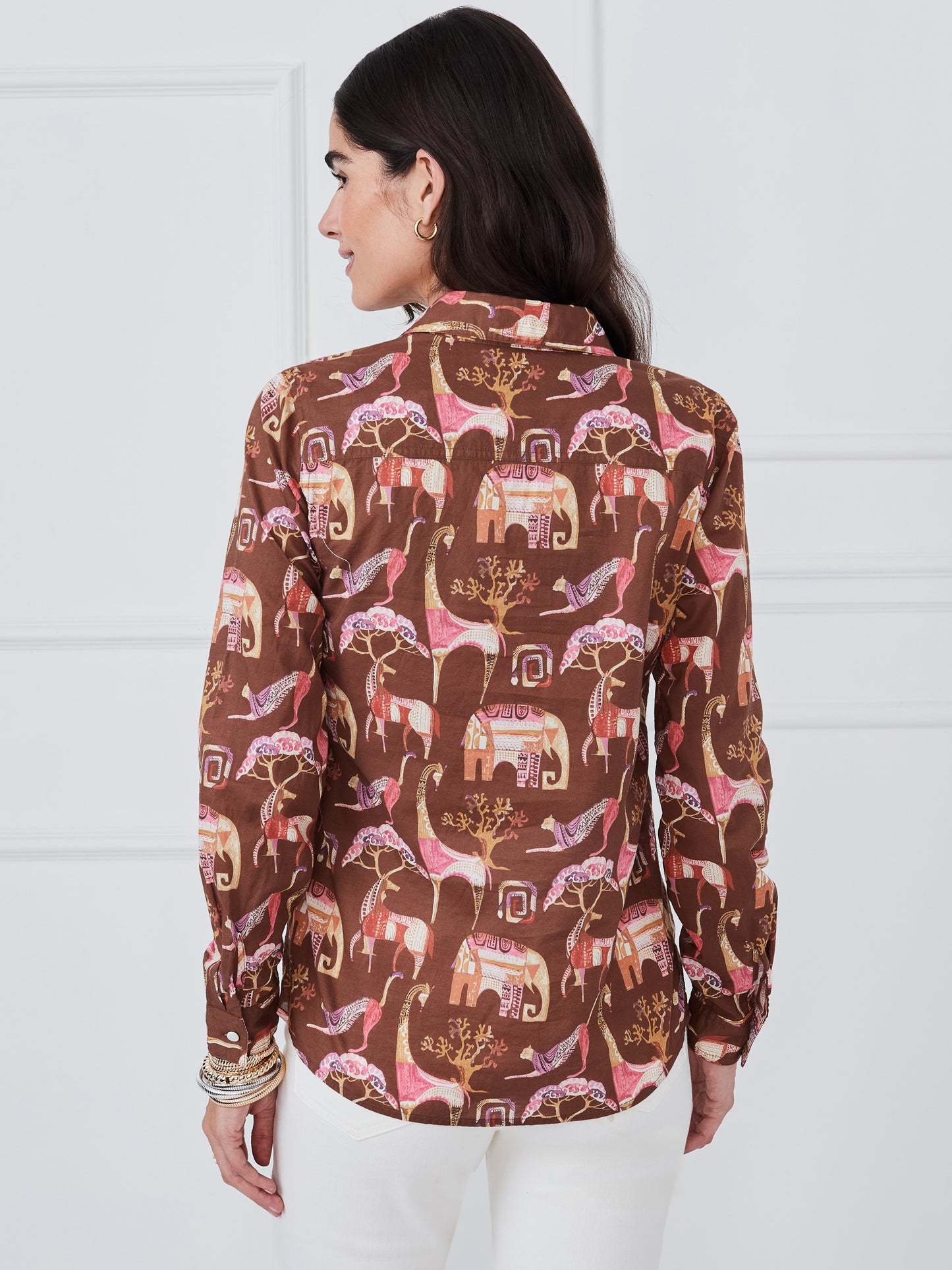 J.McLaughlin Lois shirt in brown/multi made with cotton. 