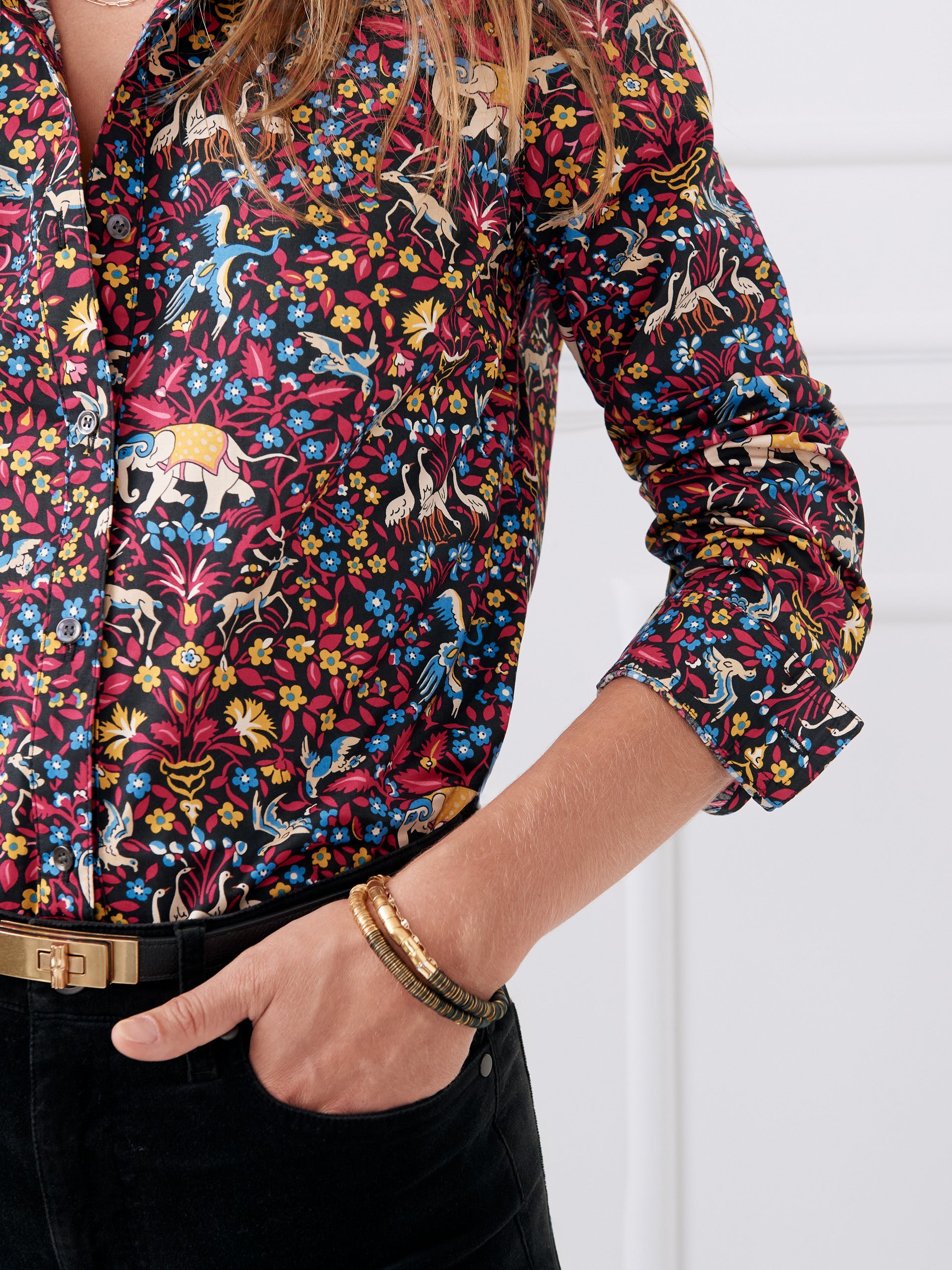 J.McLaughlin Lois shirt in black/red/blue made with cotton. 
