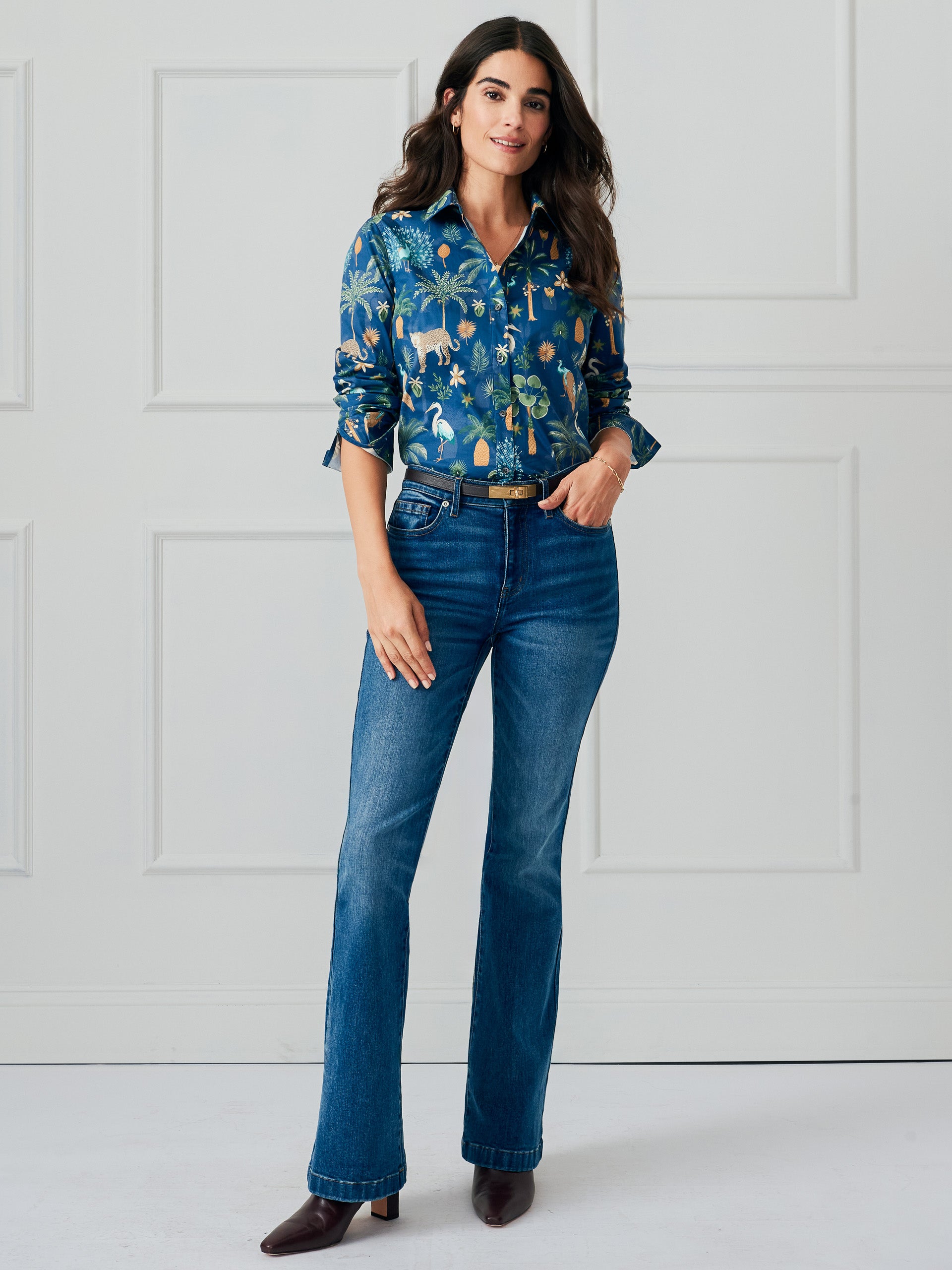 J.McLaughlin Lois shirt in navy/multi made with cotton. 