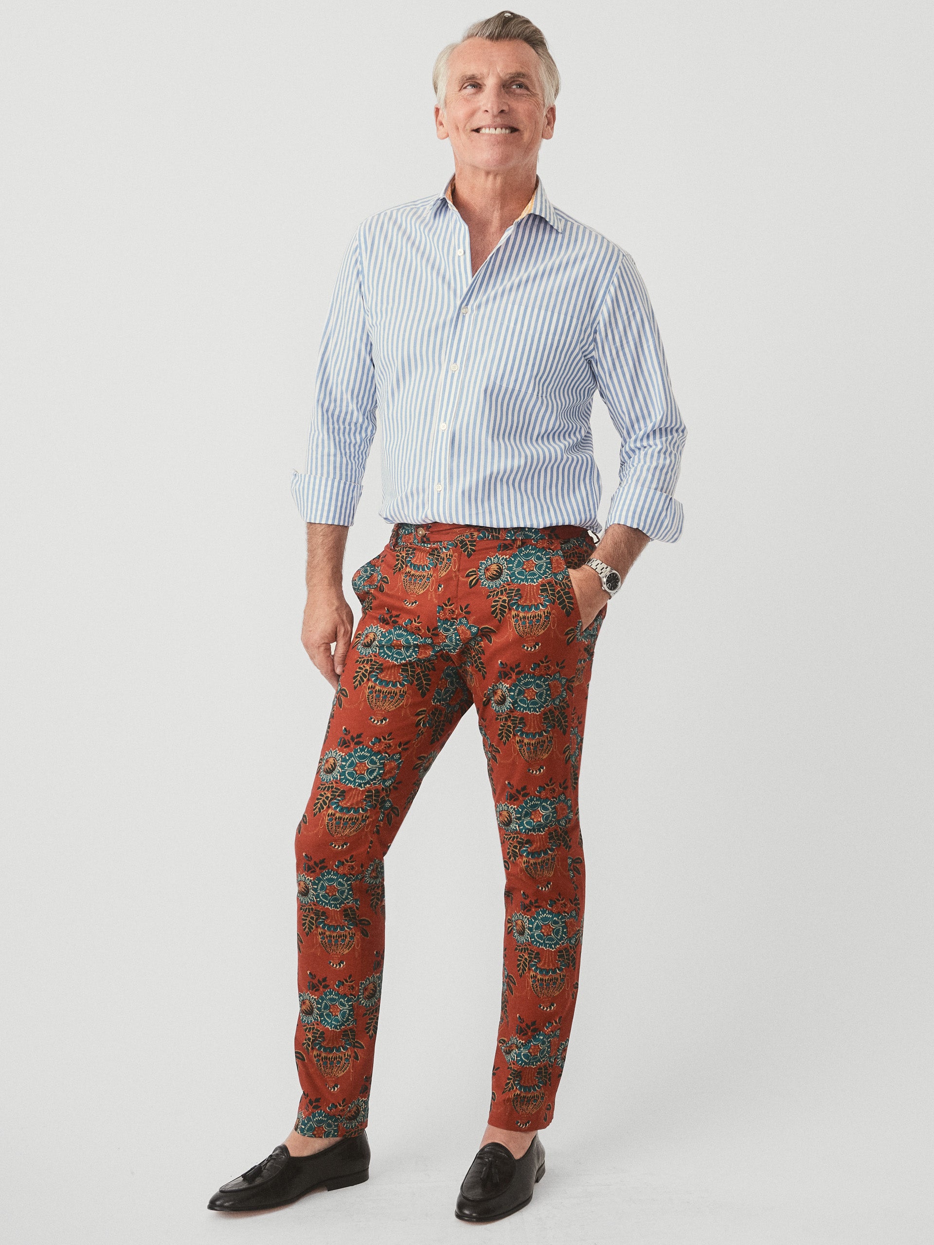 J.McLaughlin Lukas pants in red/multi made with cotton.