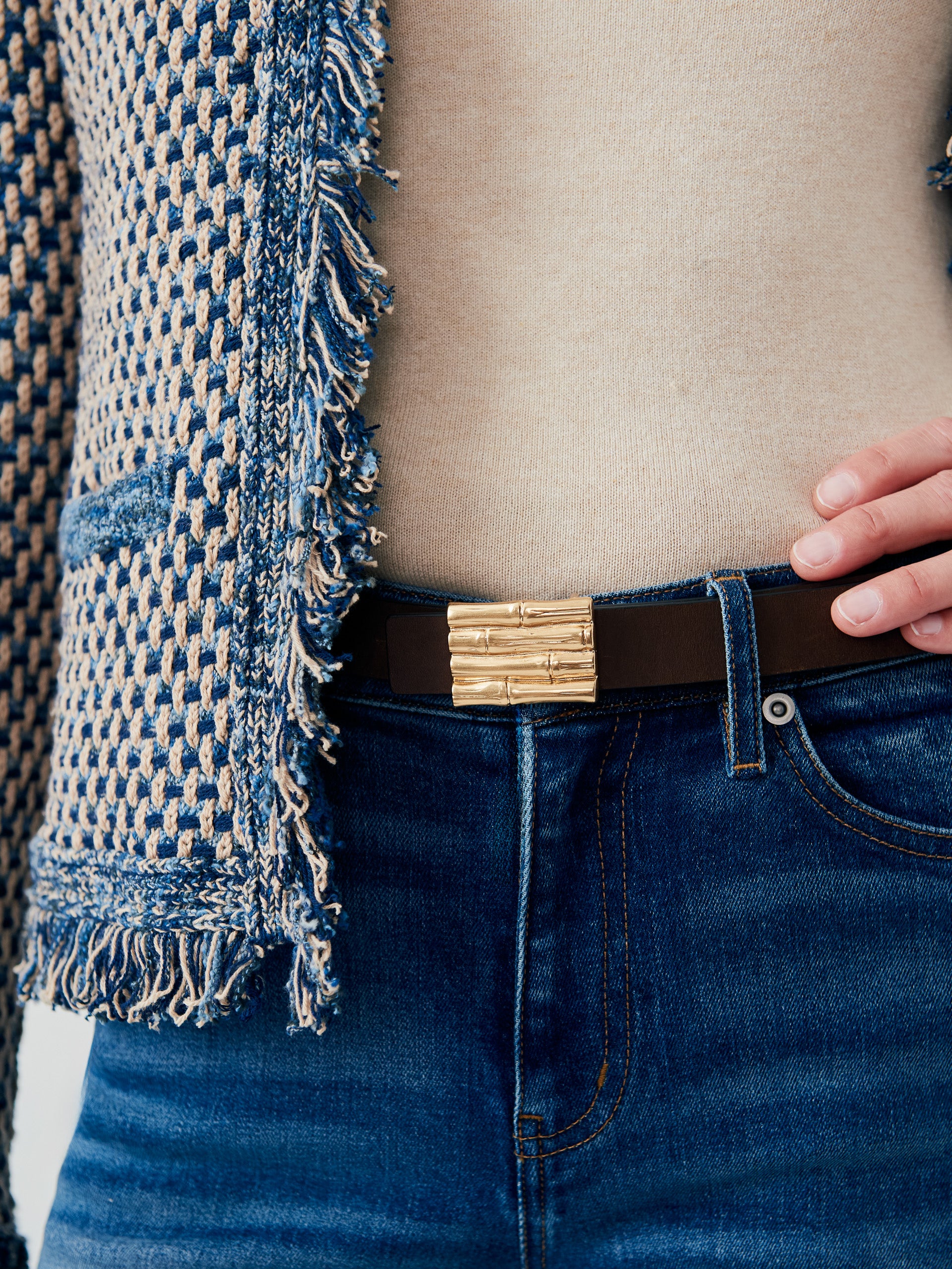 J.McLaughlin Lara belt in black/cork made with leather.