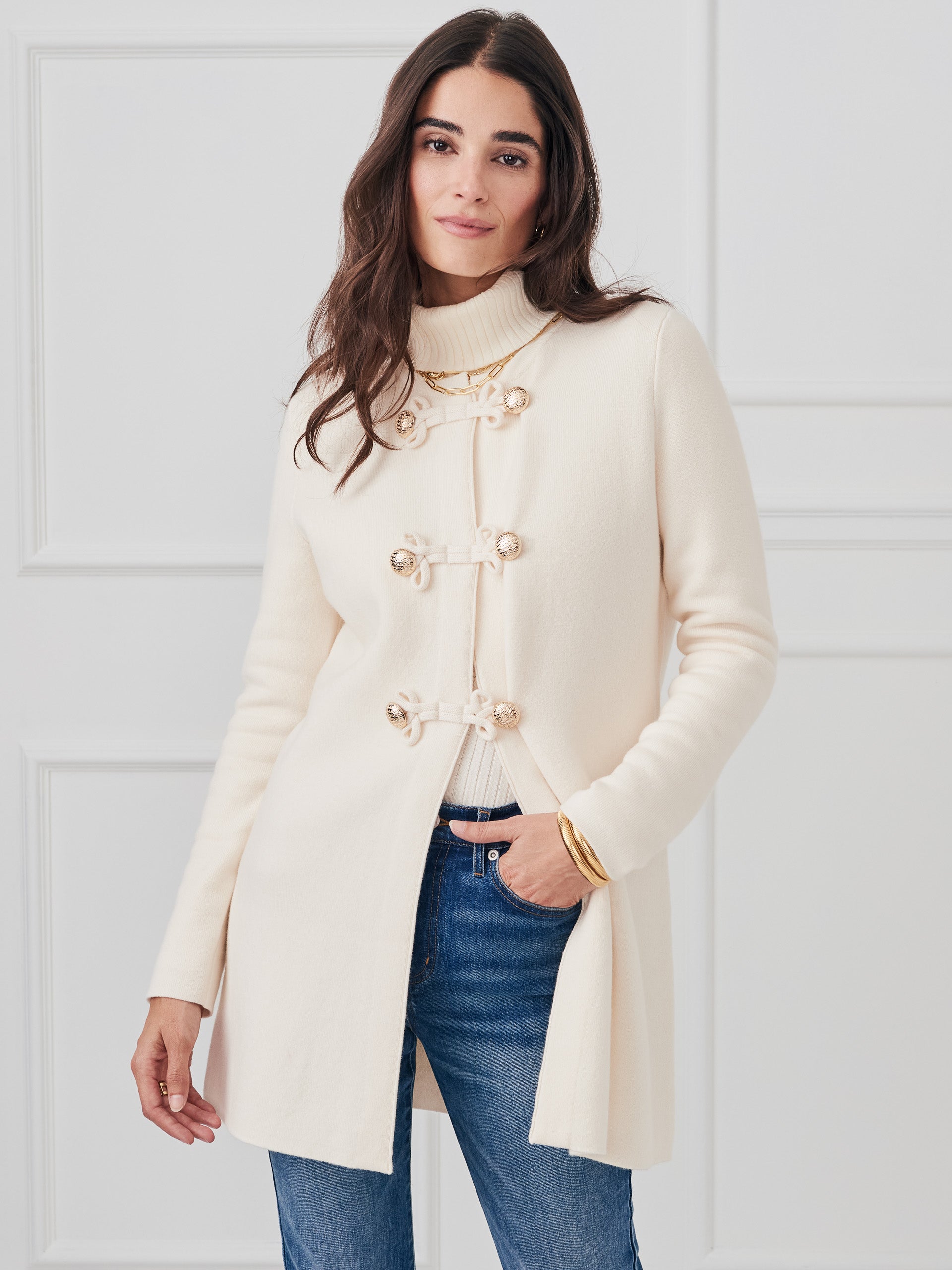 J.McLaughlin Maxwell sweater in cream made with wool/cashmere. 