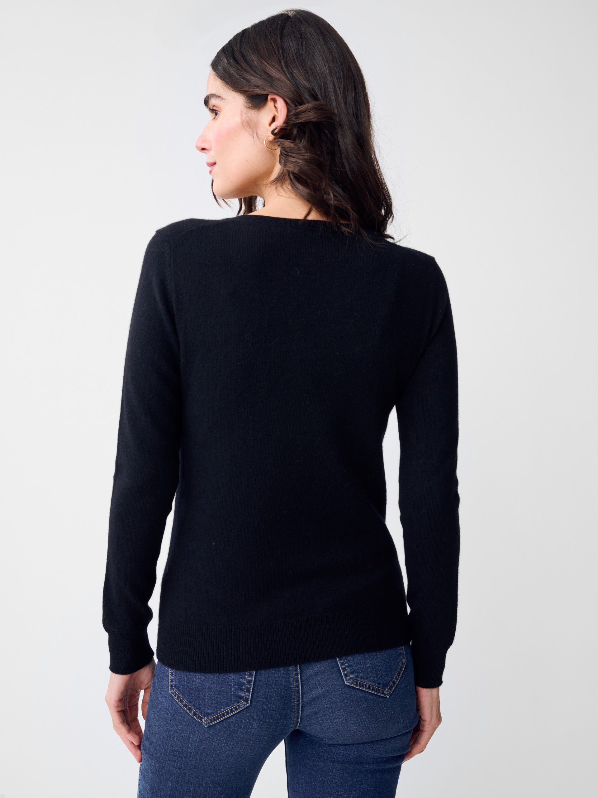 J.McLaughlin Maye sweater in Black made with Cashmere. 