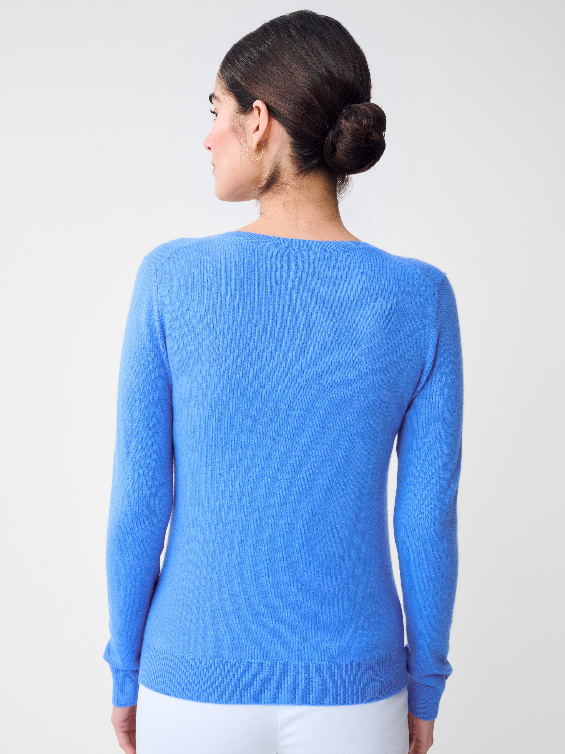 J.McLaughlin Maye sweater in JMC Blue made with Cashmere. 