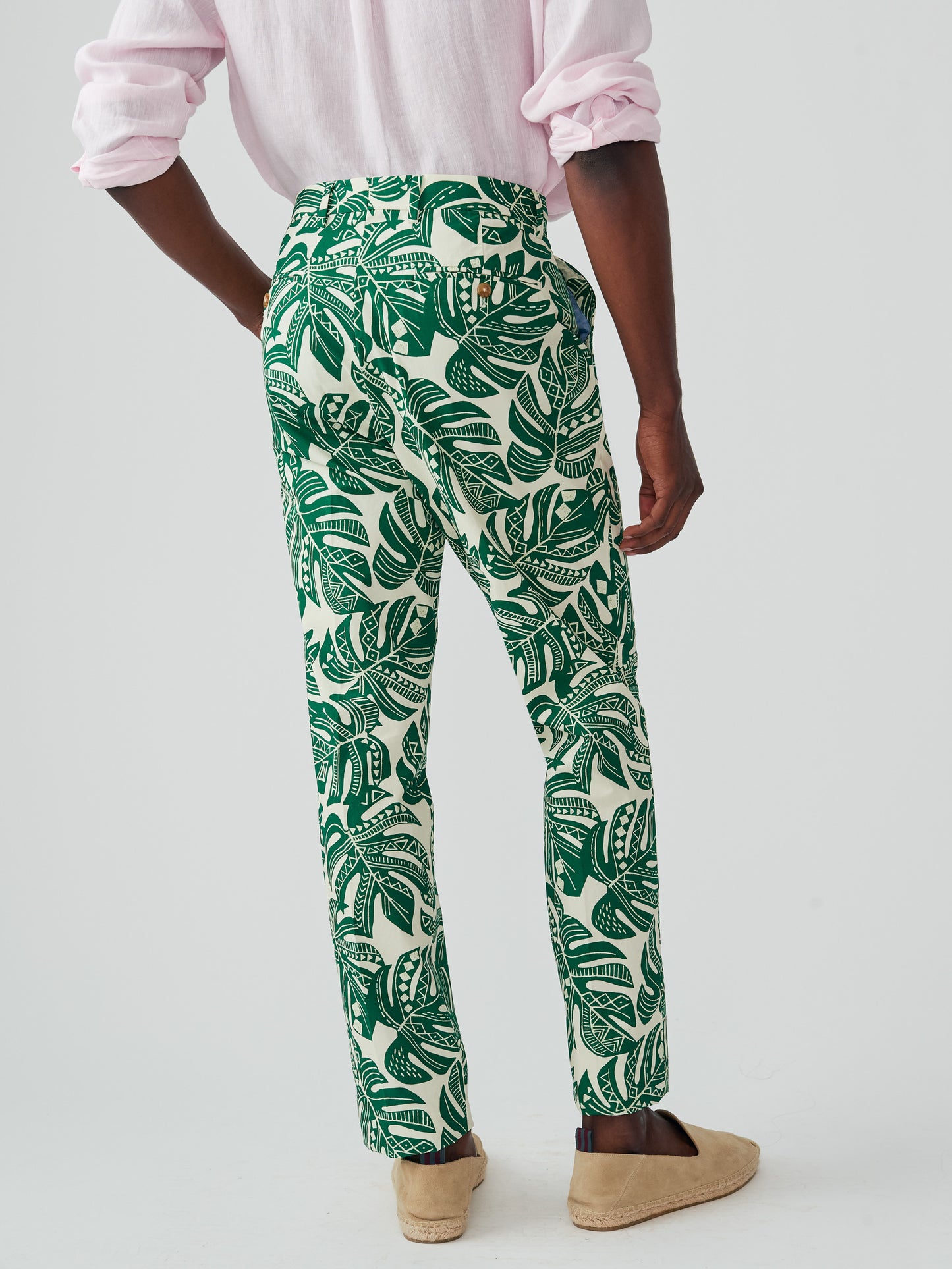 J.McLaughlin Oxford pants in off white/forest made with cotton. 