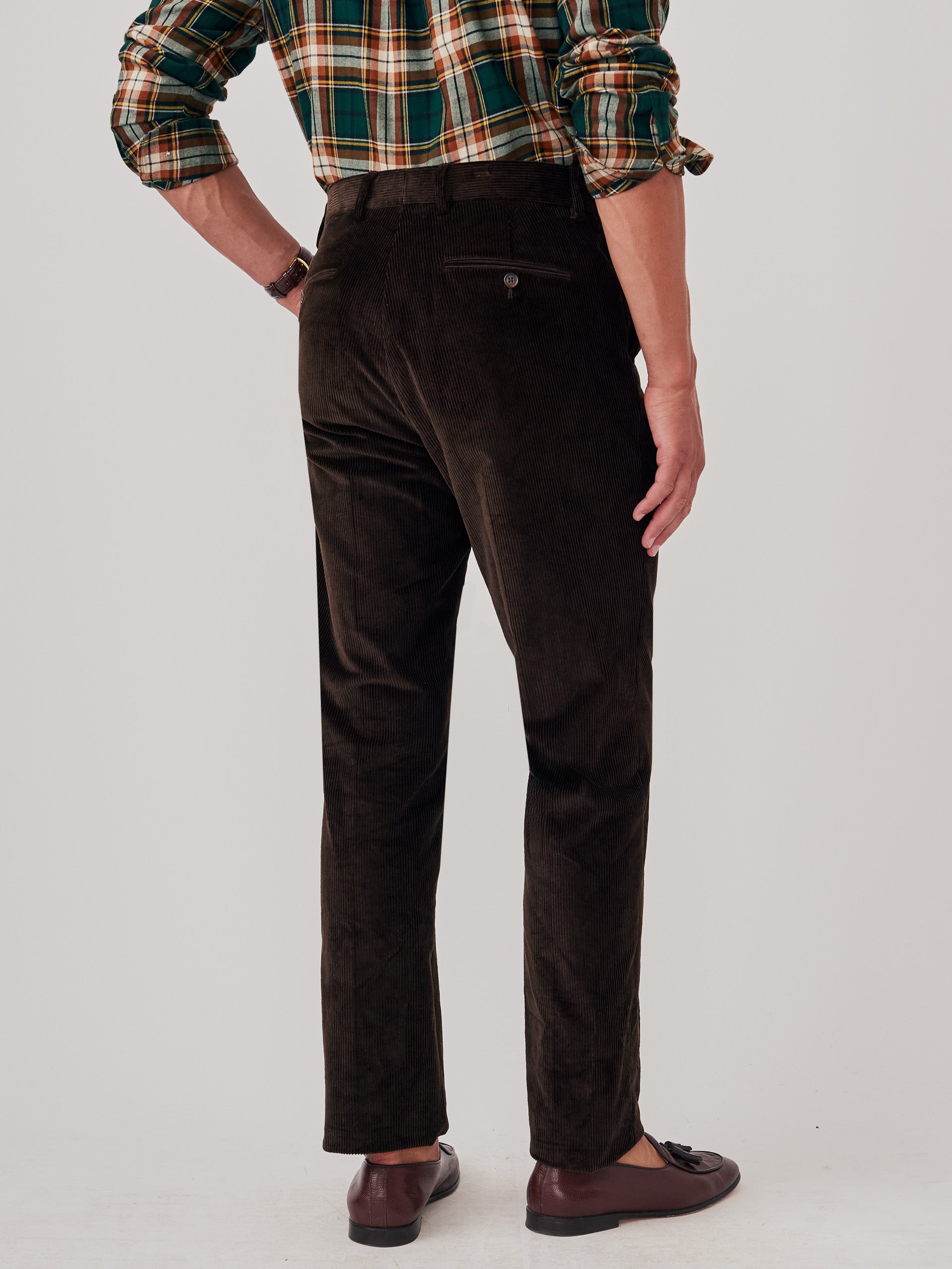 J.McLaughlin Oxford pants in brown made with cotton corduroy.