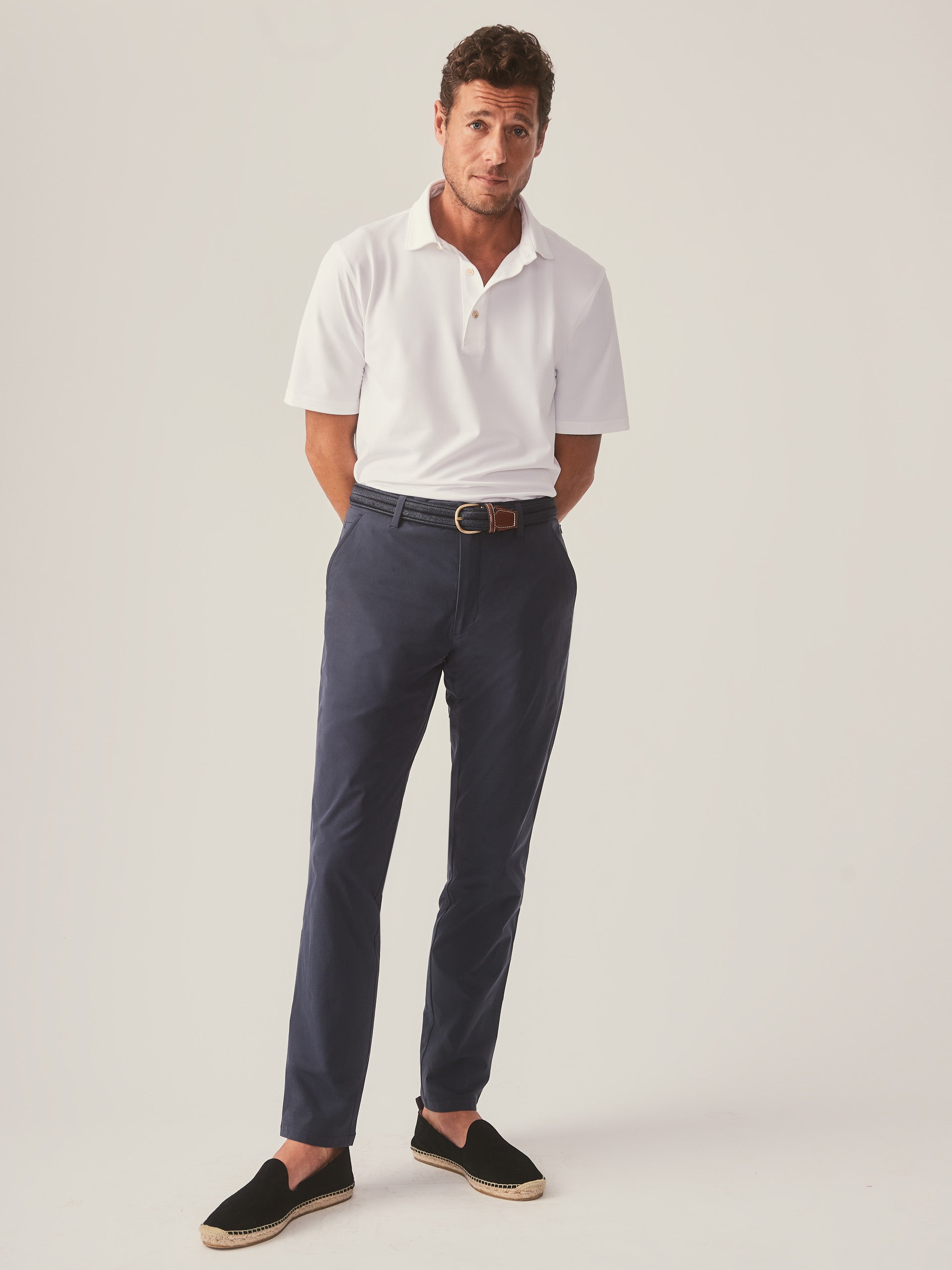  J.McLaughlin Akin pants in navy made with Performance fabric.