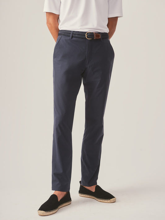  J.McLaughlin Akin pants in navy made with Performance fabric.