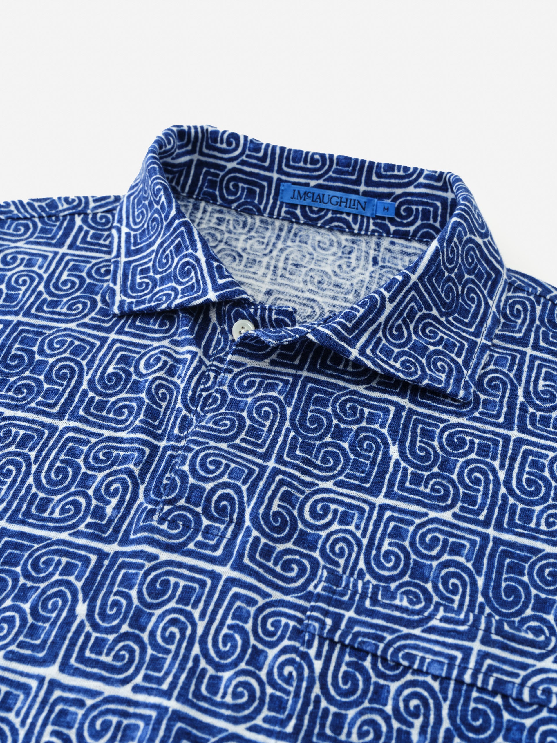 J.McLaughlin Riva polo in dark blue/white made with linen.