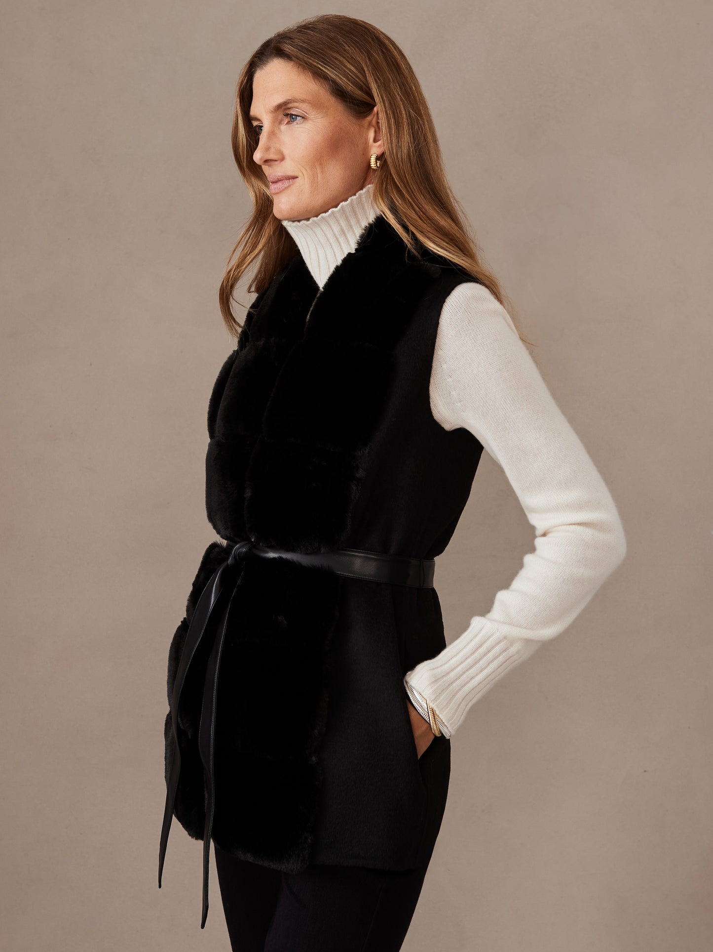 J.McLaughlin Sersha vest in black made with faux fur. 