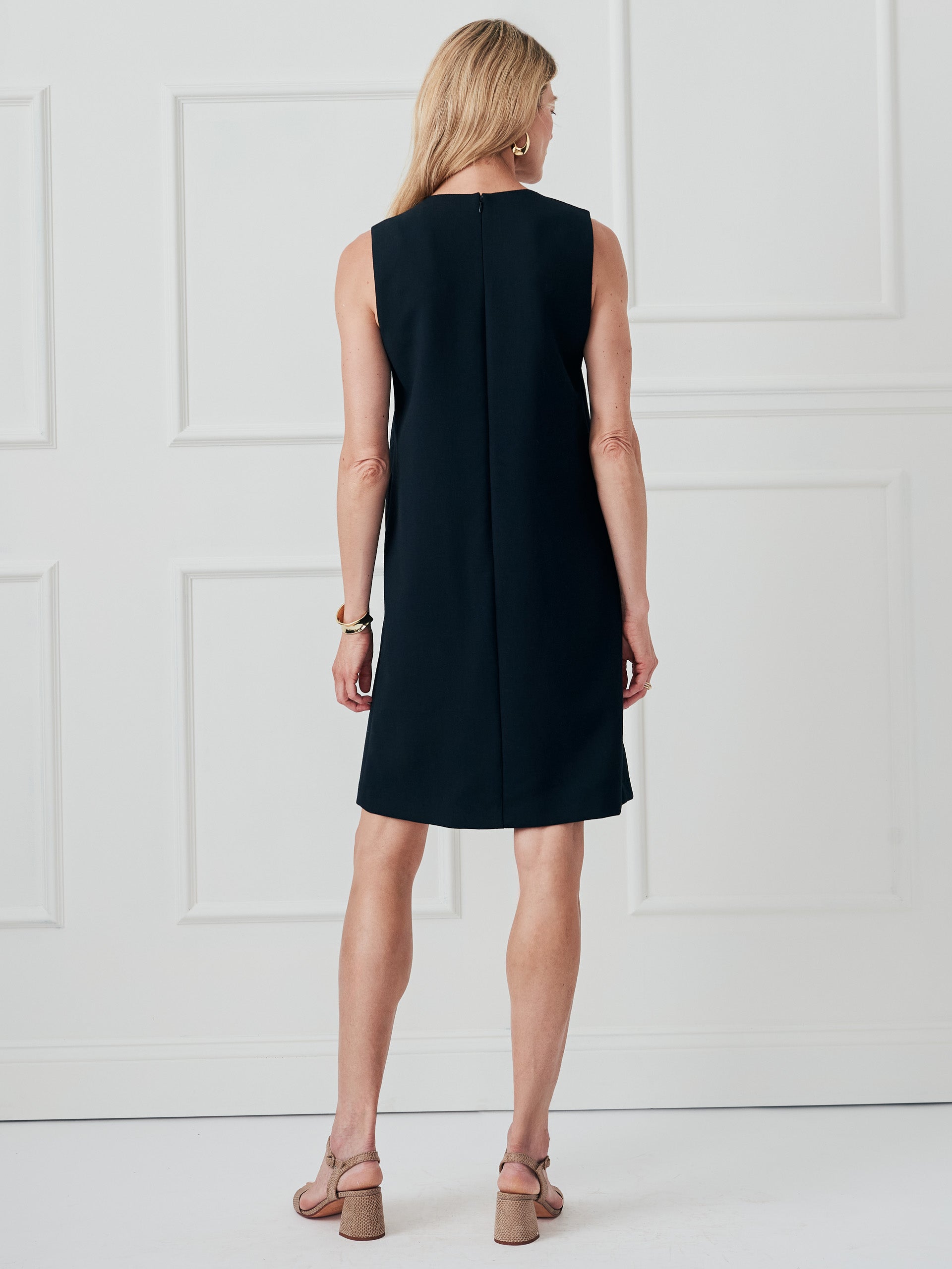 J.McLaughlin Shea dress in black/gray made with wool. 