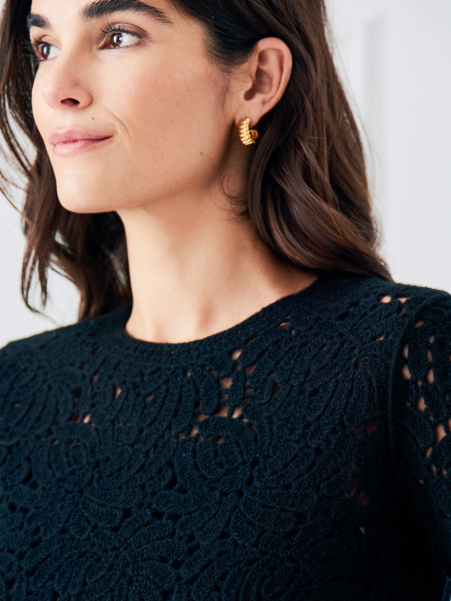 J.McLaughlin Sidra sweater in black made with wool.