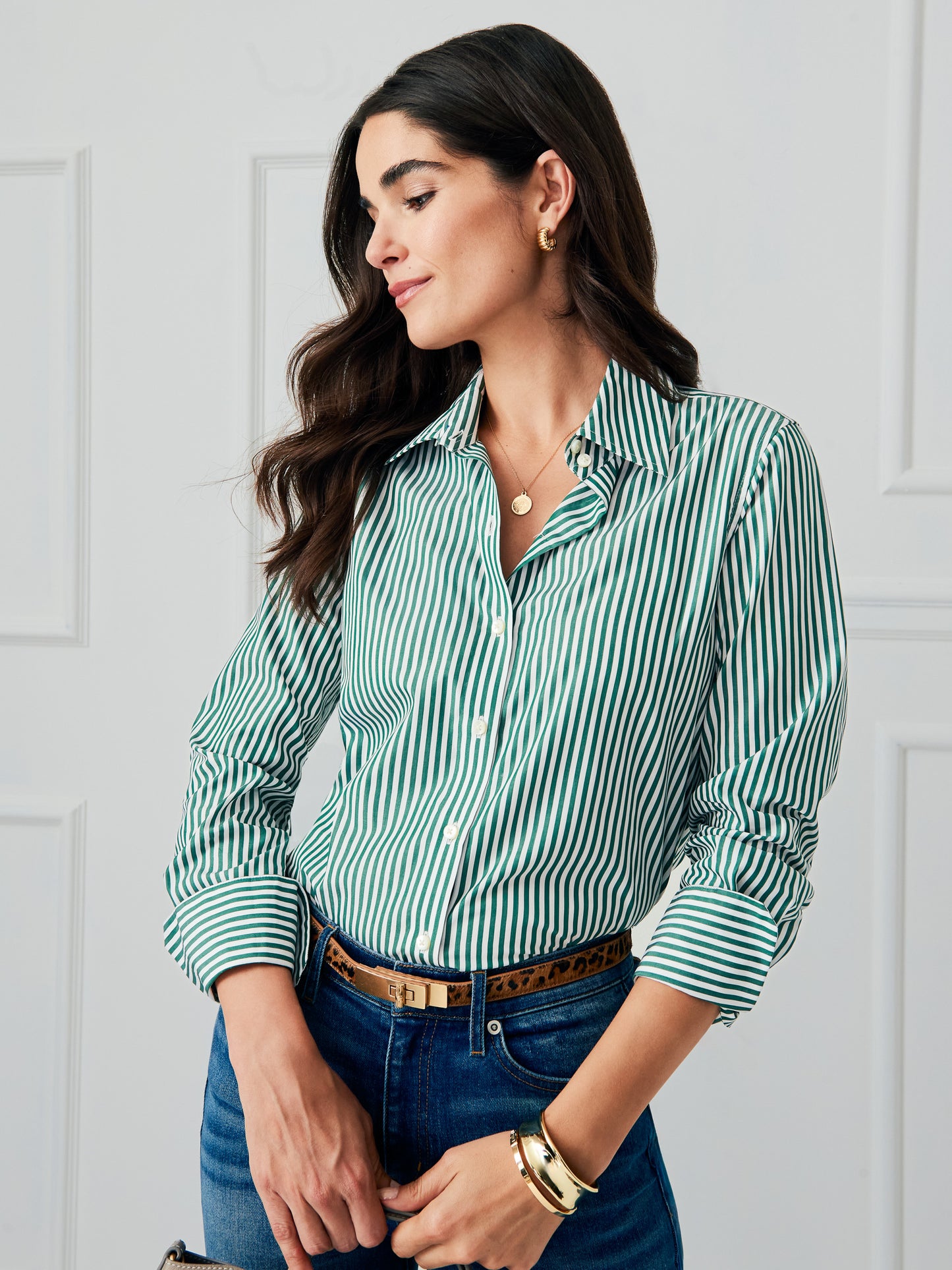 J.McLaughlin Sloane shirt in white/green made with cotton.